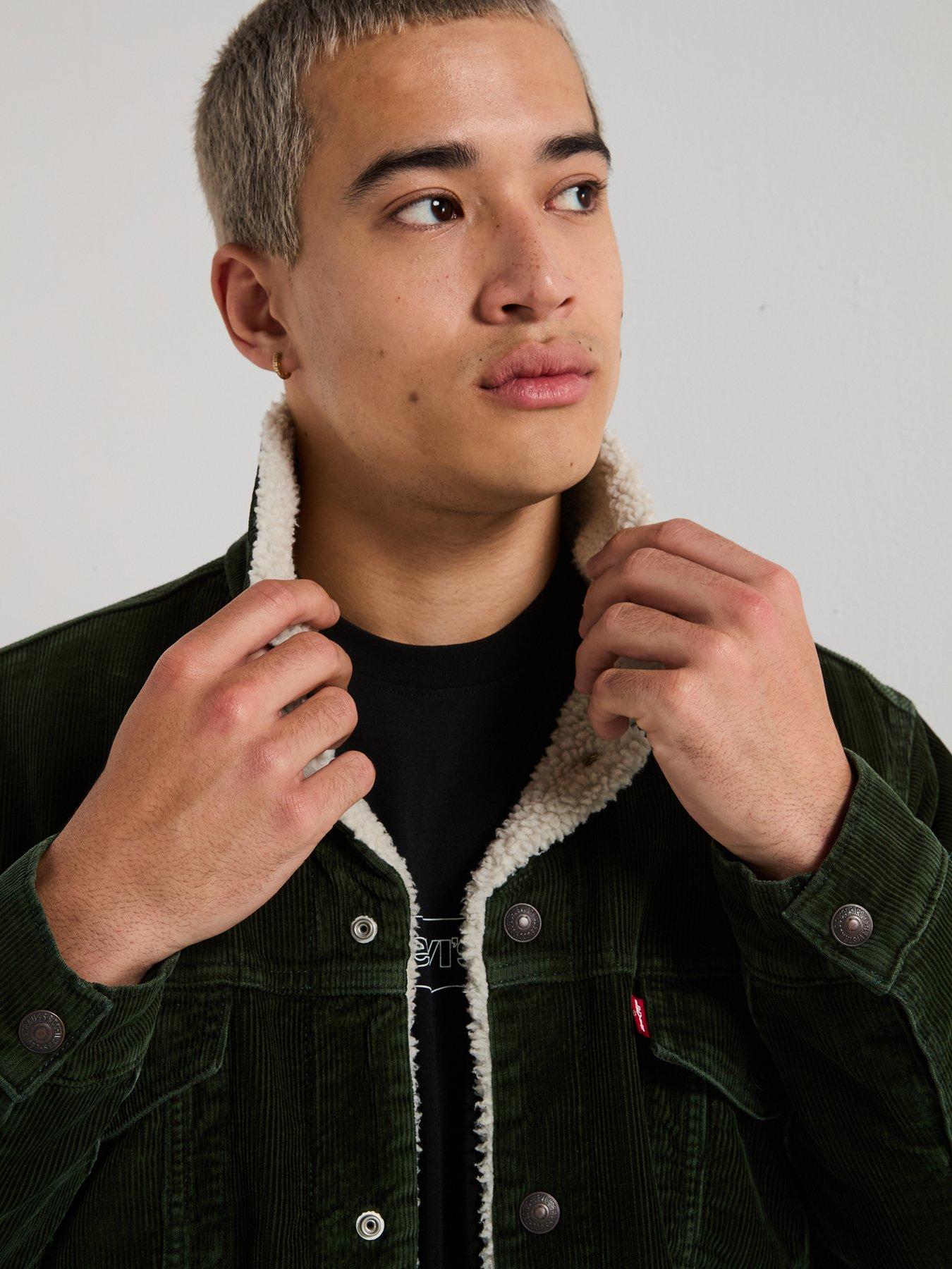 levis-relaxed-fit-sherpa-trucker-jacket--greenoutfit