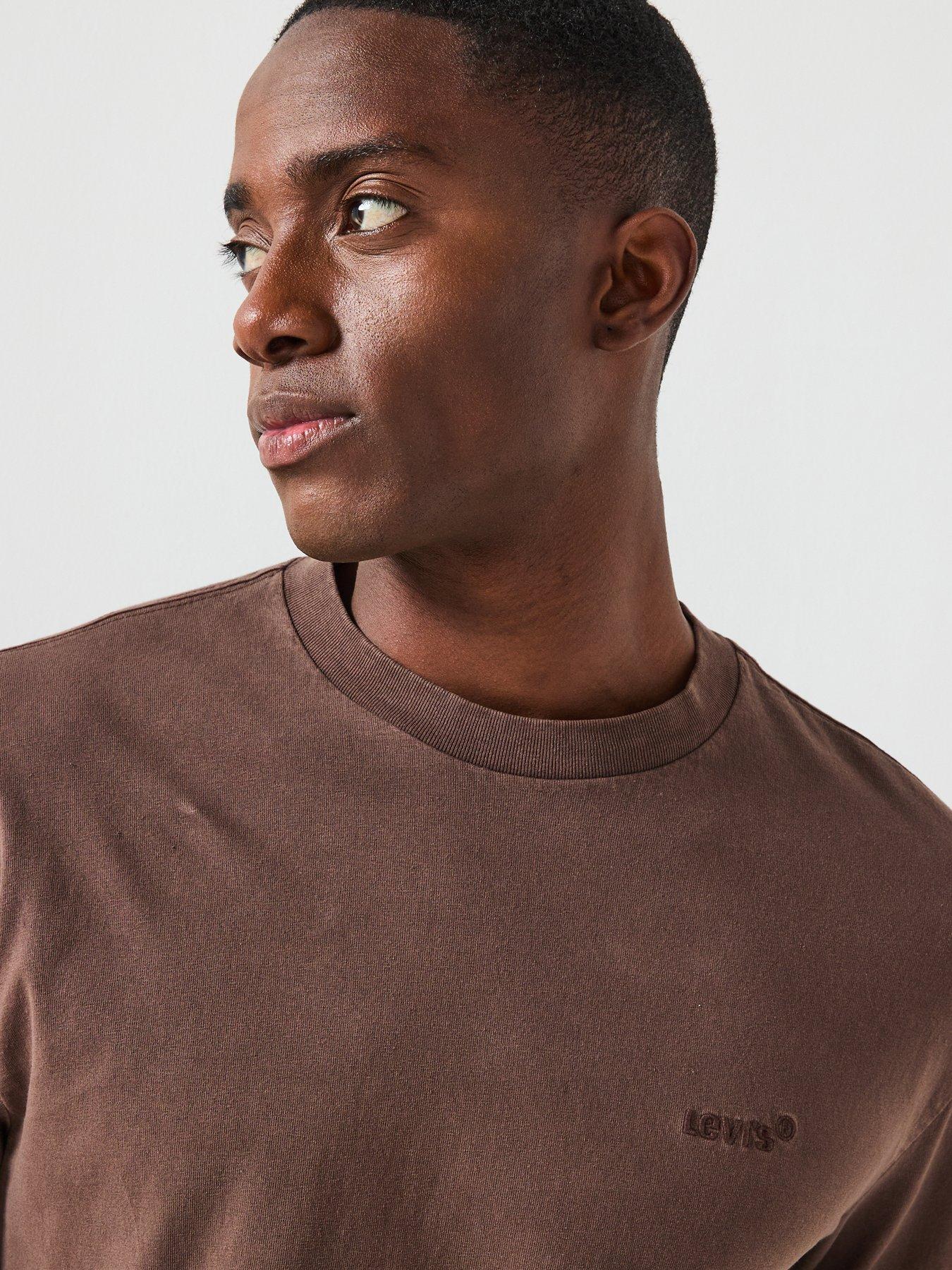 levis-authentic-relaxed-fit-long-sleeve-t-shirt-brownoutfit