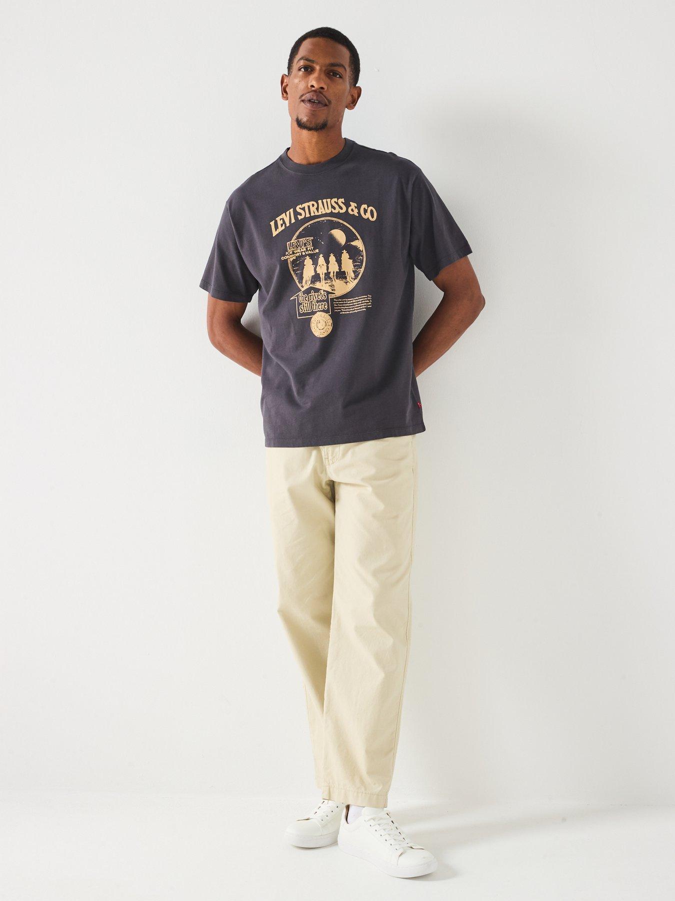 Image 3 of 5 of Levi's Short Sleeve Vintage Fit Graphic T-Shirt- Black