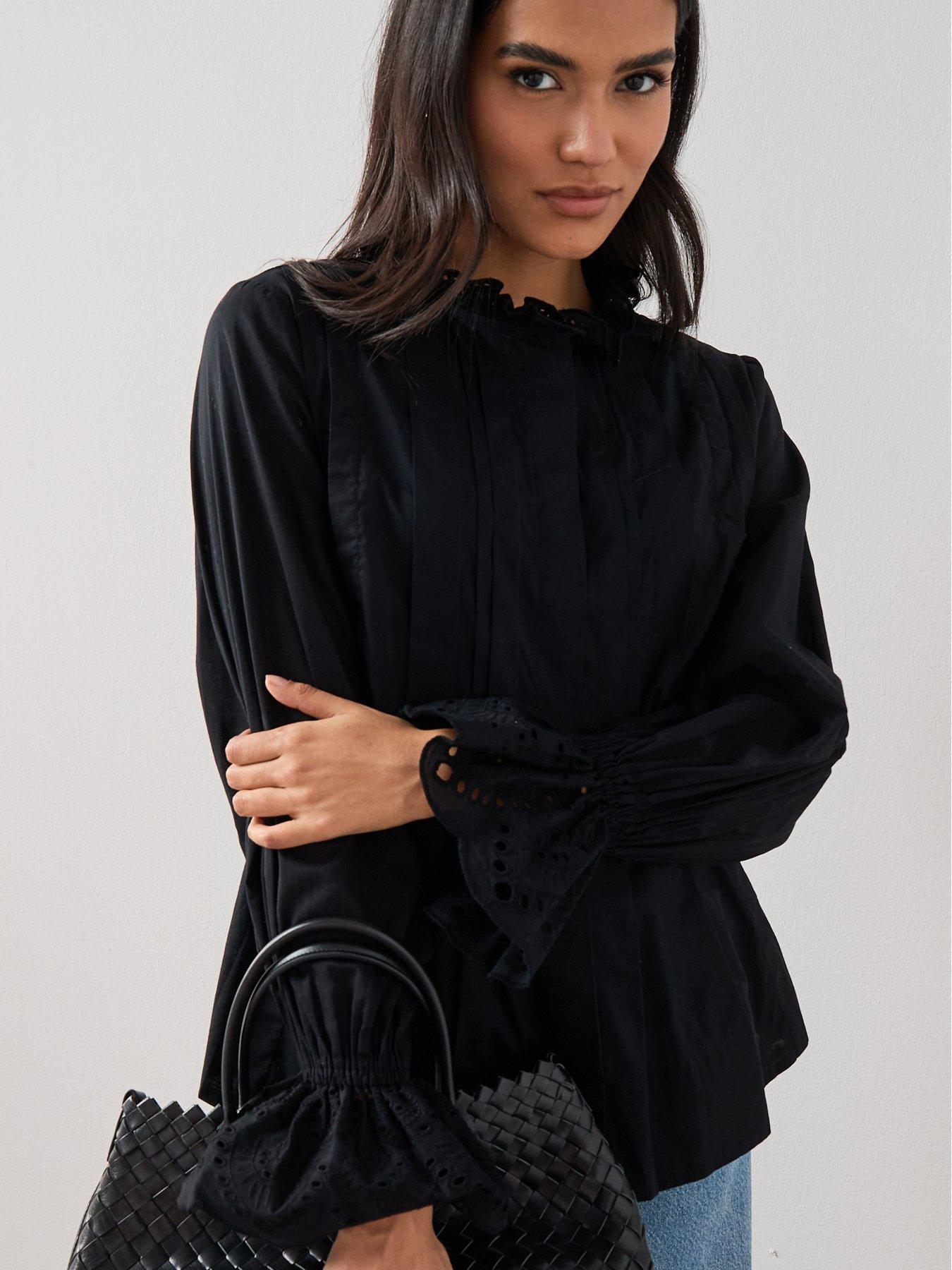 the-very-collection-broderie-pleated-blouse-blackoutfit