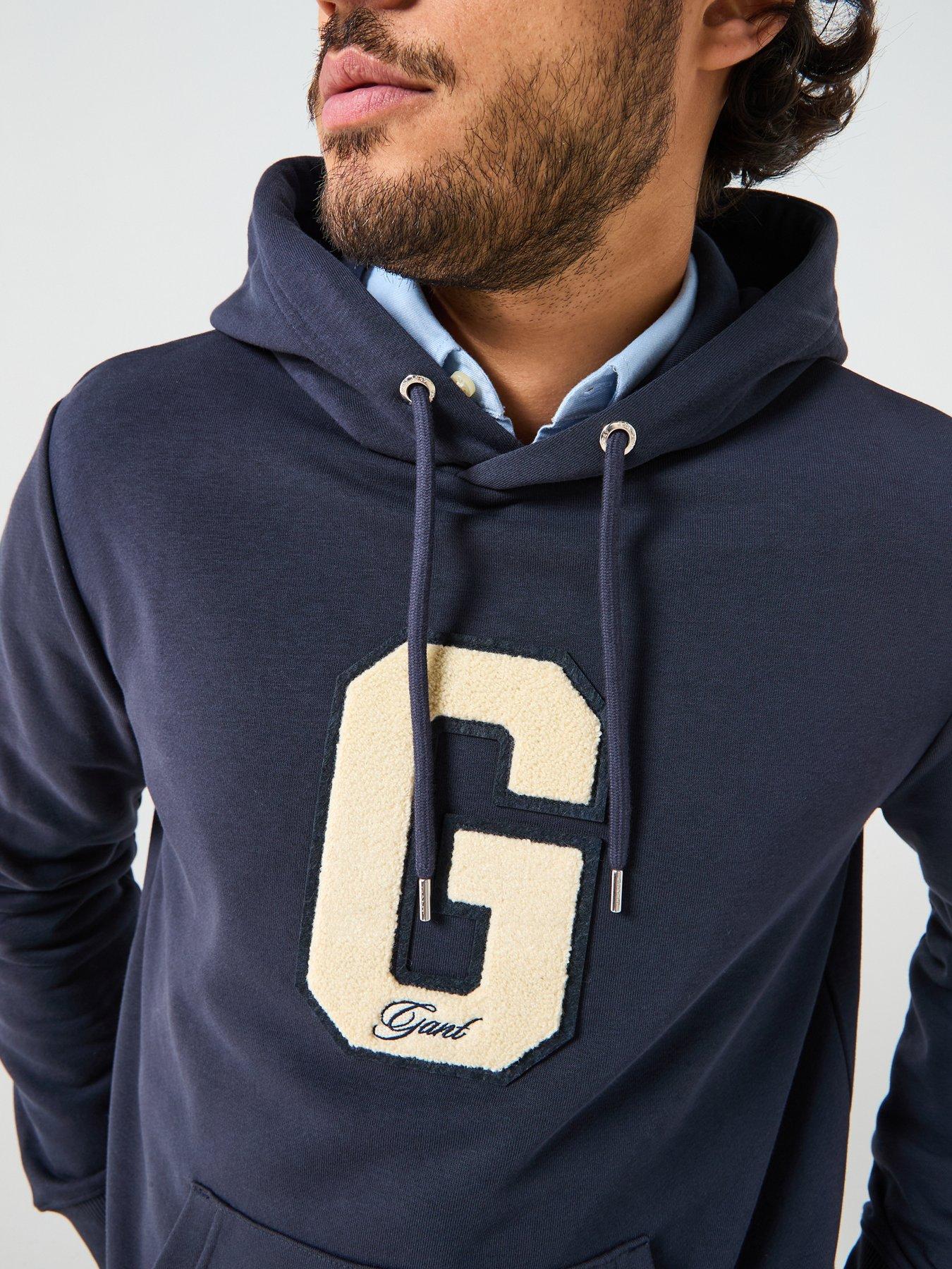 gant-regular-fit-g-badge-overhead-hoodie-navyoutfit