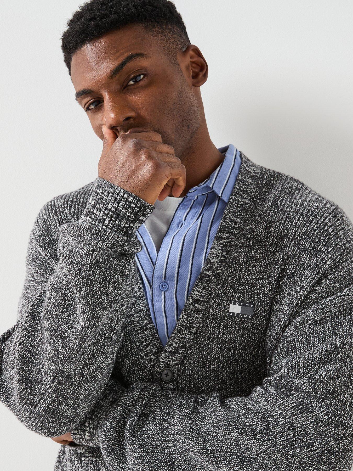 tommy-jeans-badge-knitted-cardigan-greyoutfit
