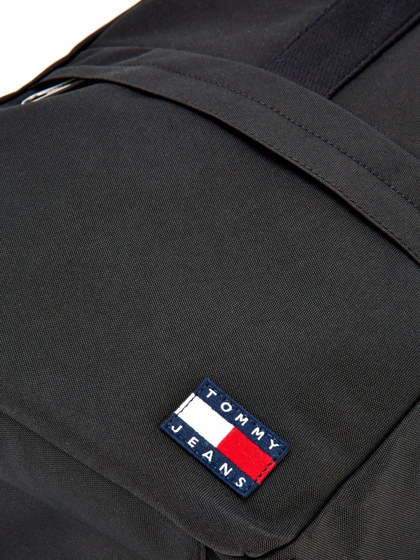 tommy-jeans-tjm-ess-daily-rolltop-backpack-blackoutfit