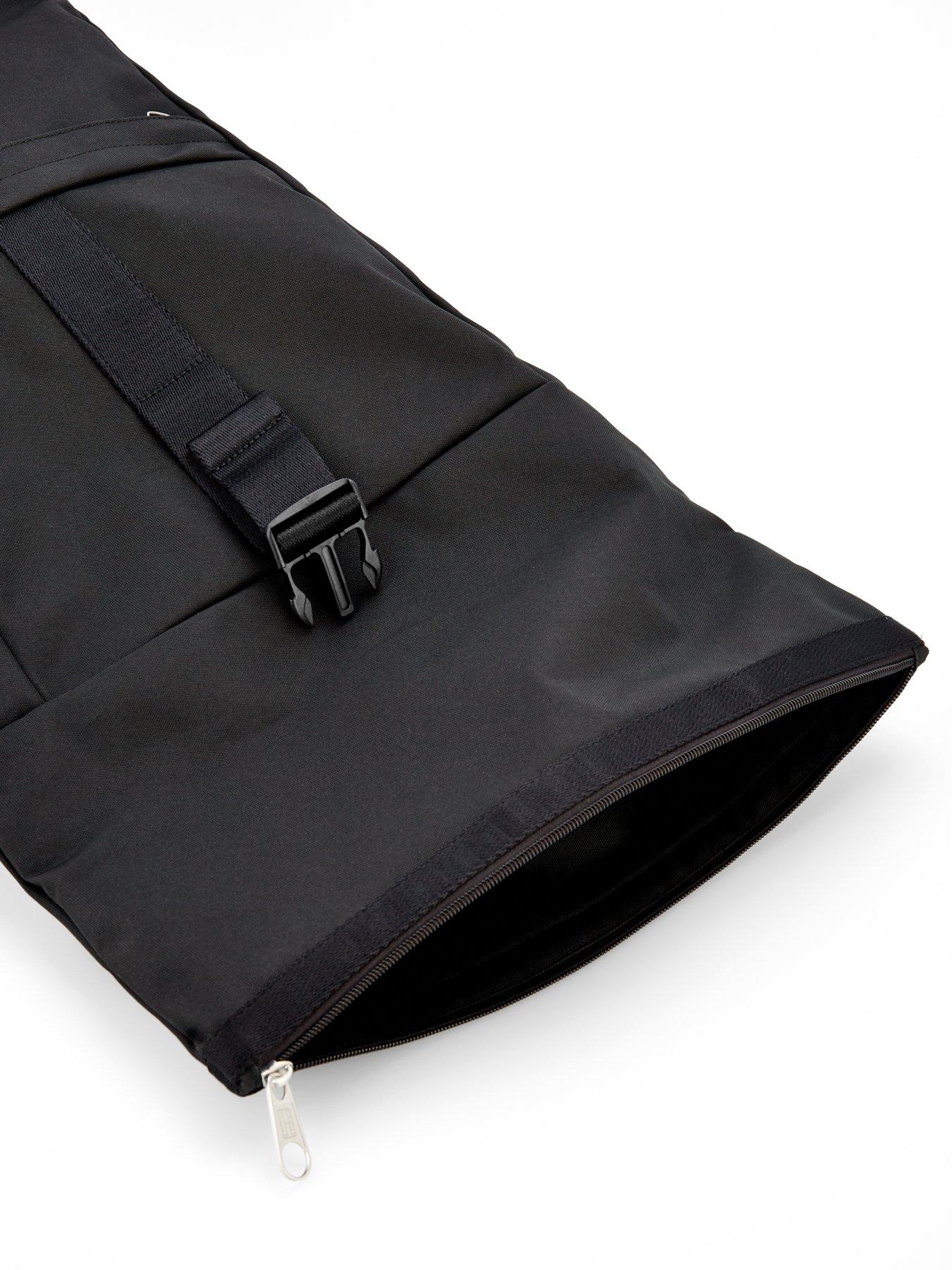 tommy-jeans-tjm-ess-daily-rolltop-backpack-blackdetail