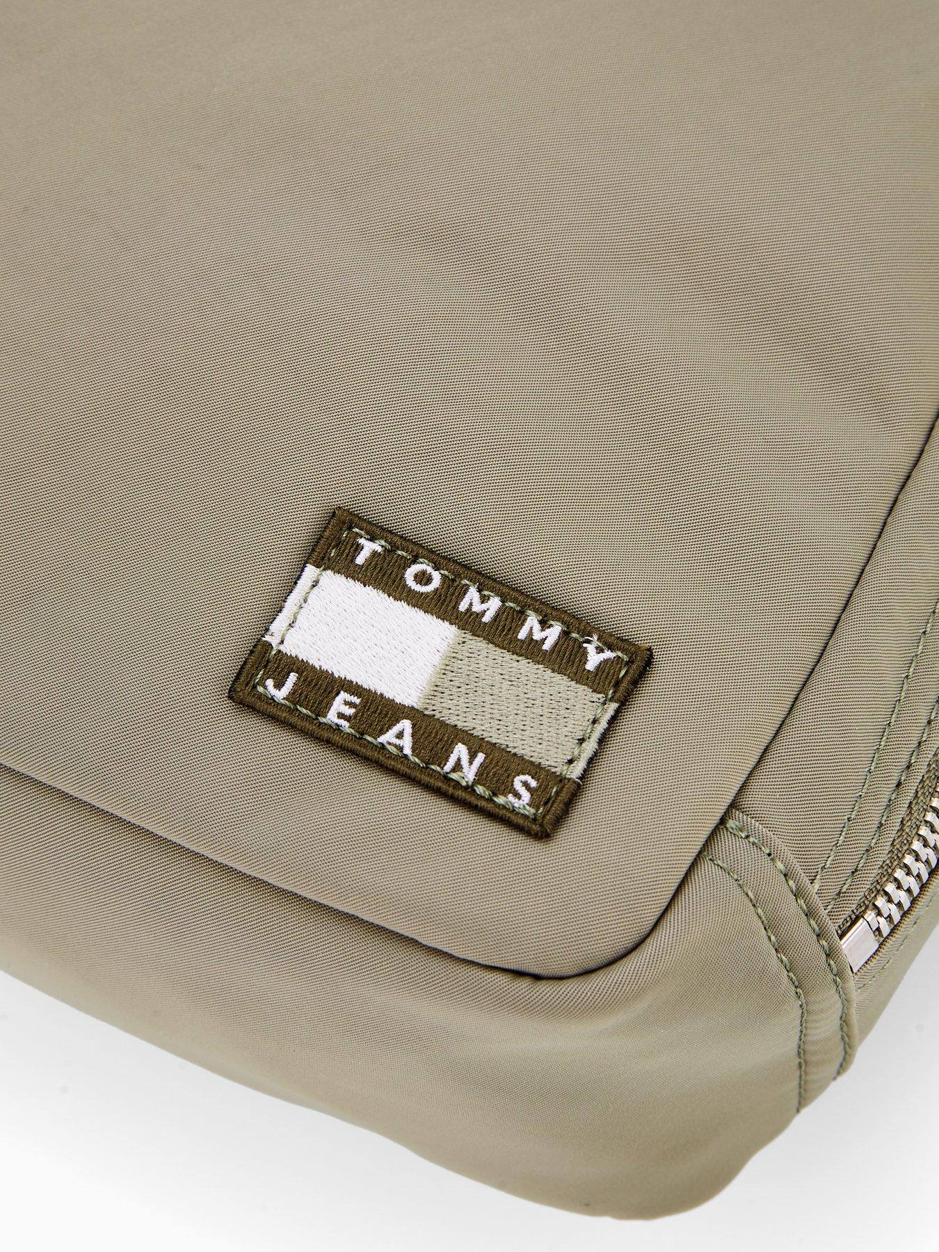 Image 4 of 5 of Tommy Jeans Daily Tech Camera Bag - Khaki