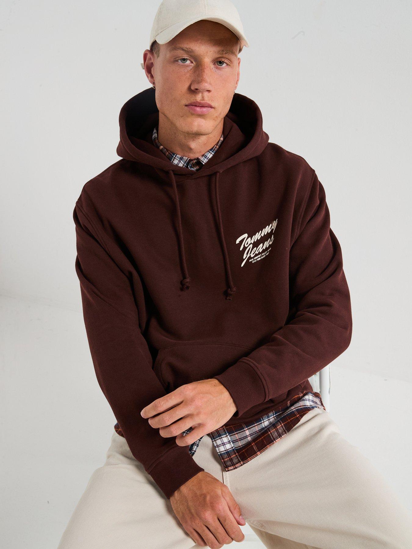 tommy-jeans-relaxed-novelty-graphic-hoodie-brownoutfit