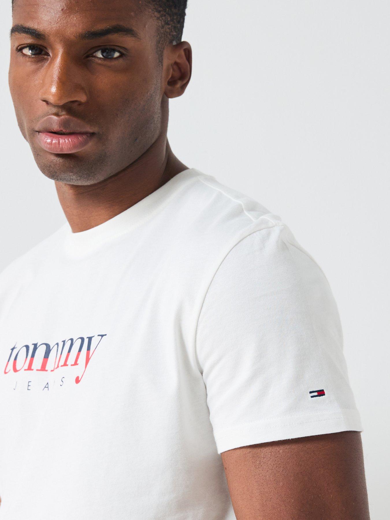 tommy-jeans-tommy-jeans-regular-fit-chest-logo-t-shirt-beigeoutfit