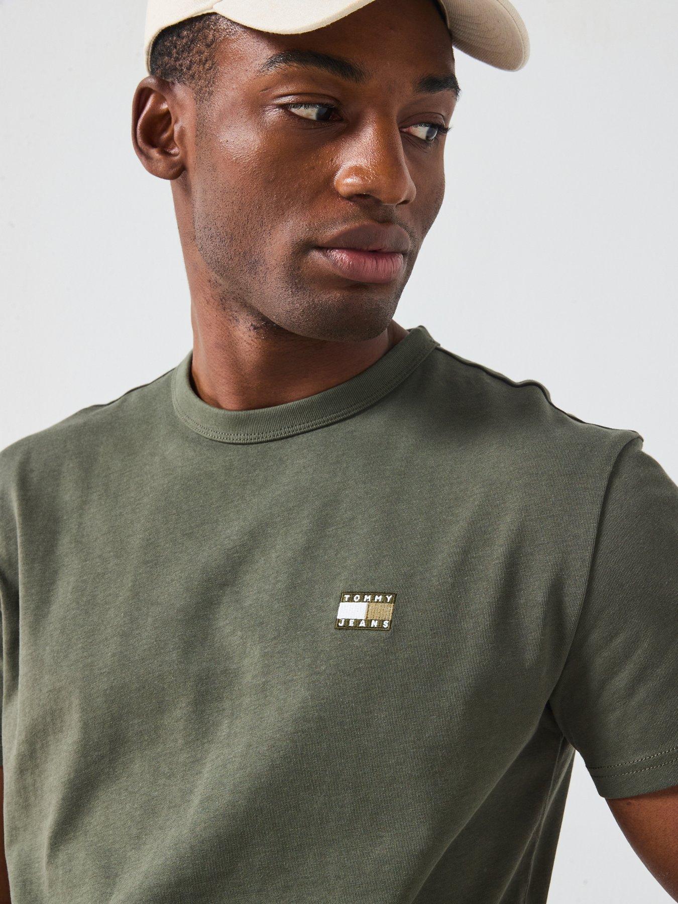 tommy-jeans-badge-t-shirt-greenoutfit