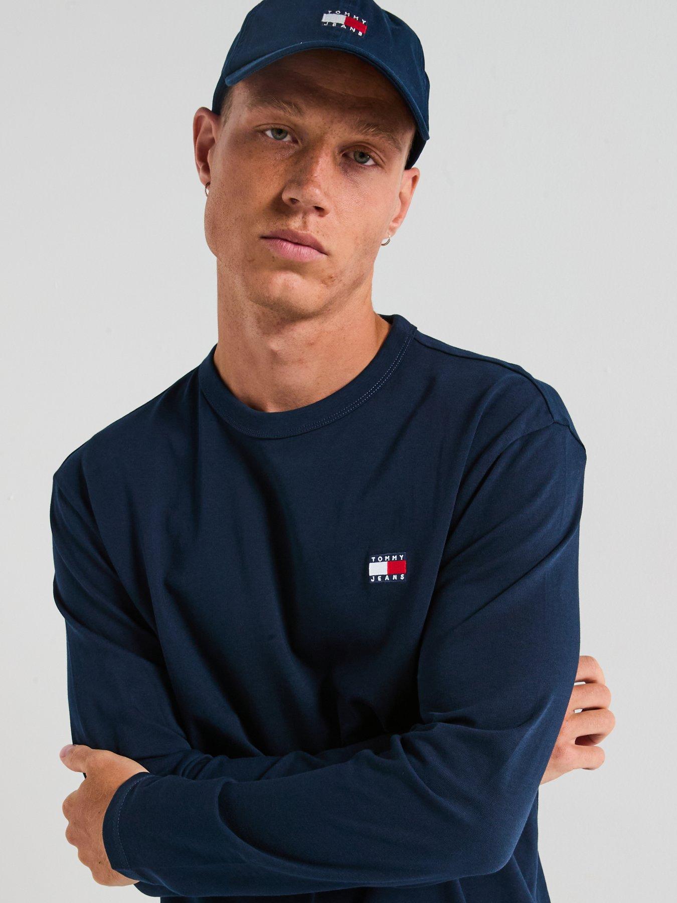 tommy-jeans-badge-long-sleeve-t-shirt-navyoutfit