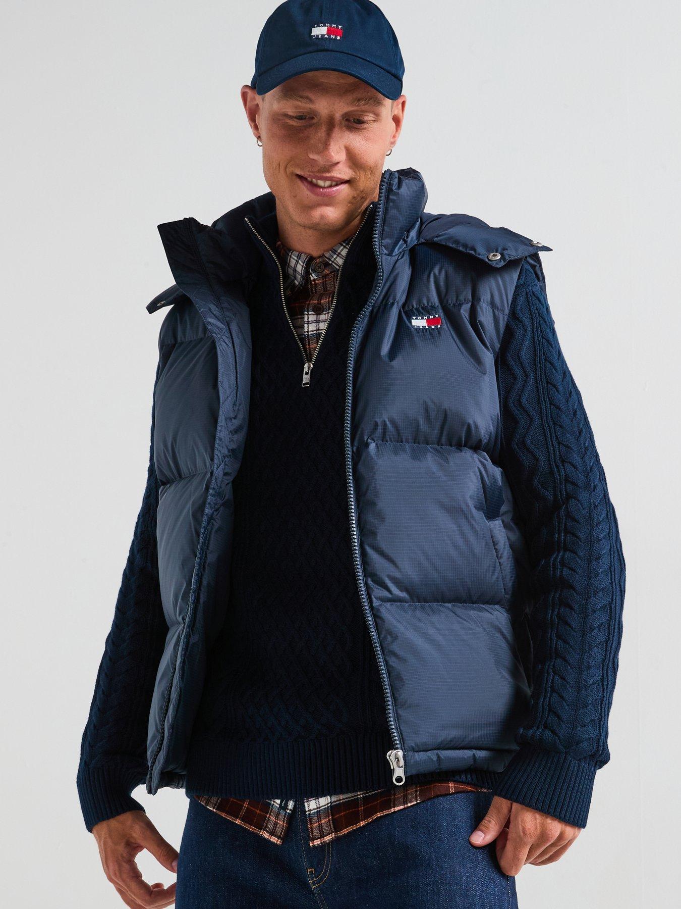tommy-jeans-alaska-ripstop-down-gilet-navyoutfit