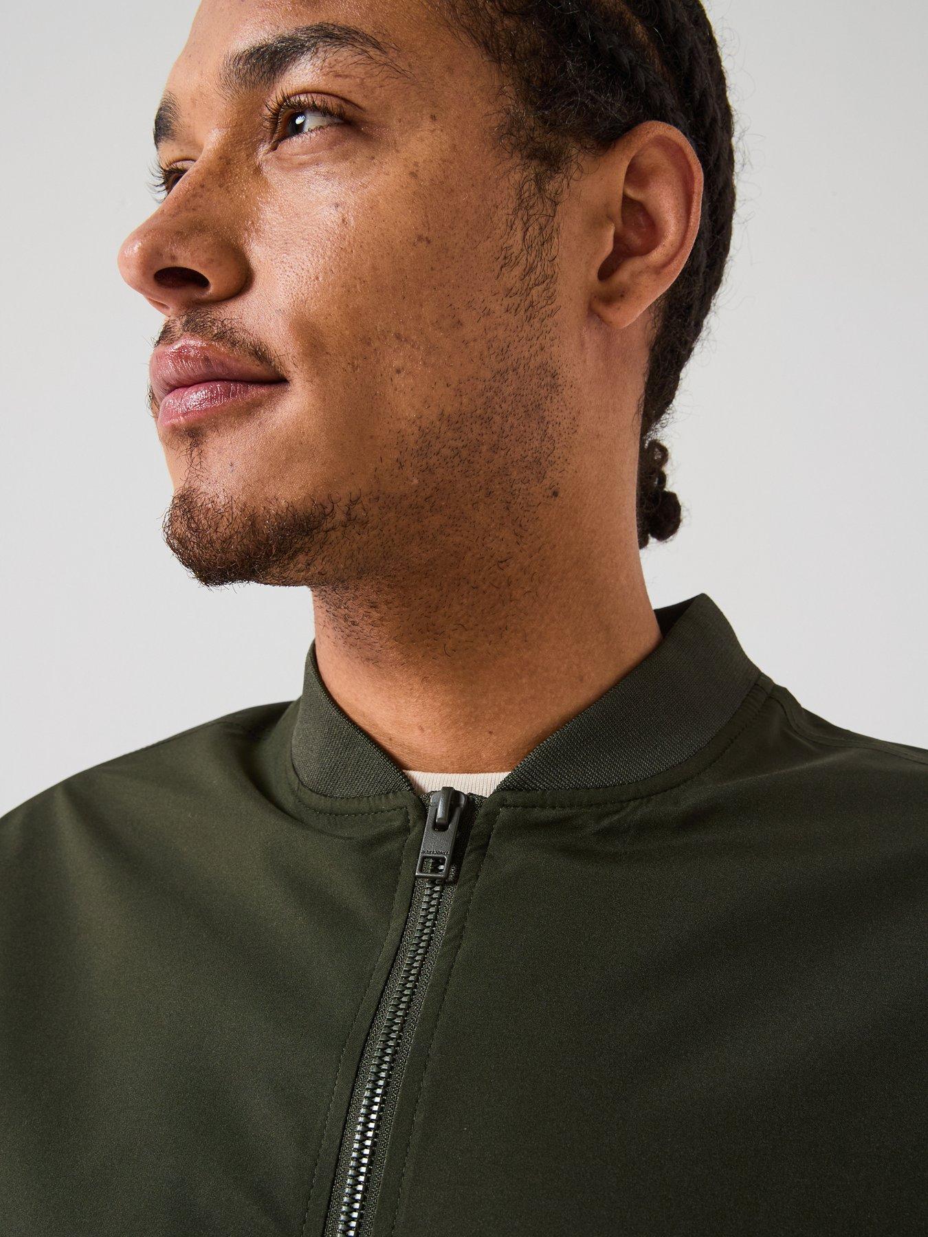 jack-jones-charge-bomber-dark-greenoutfit