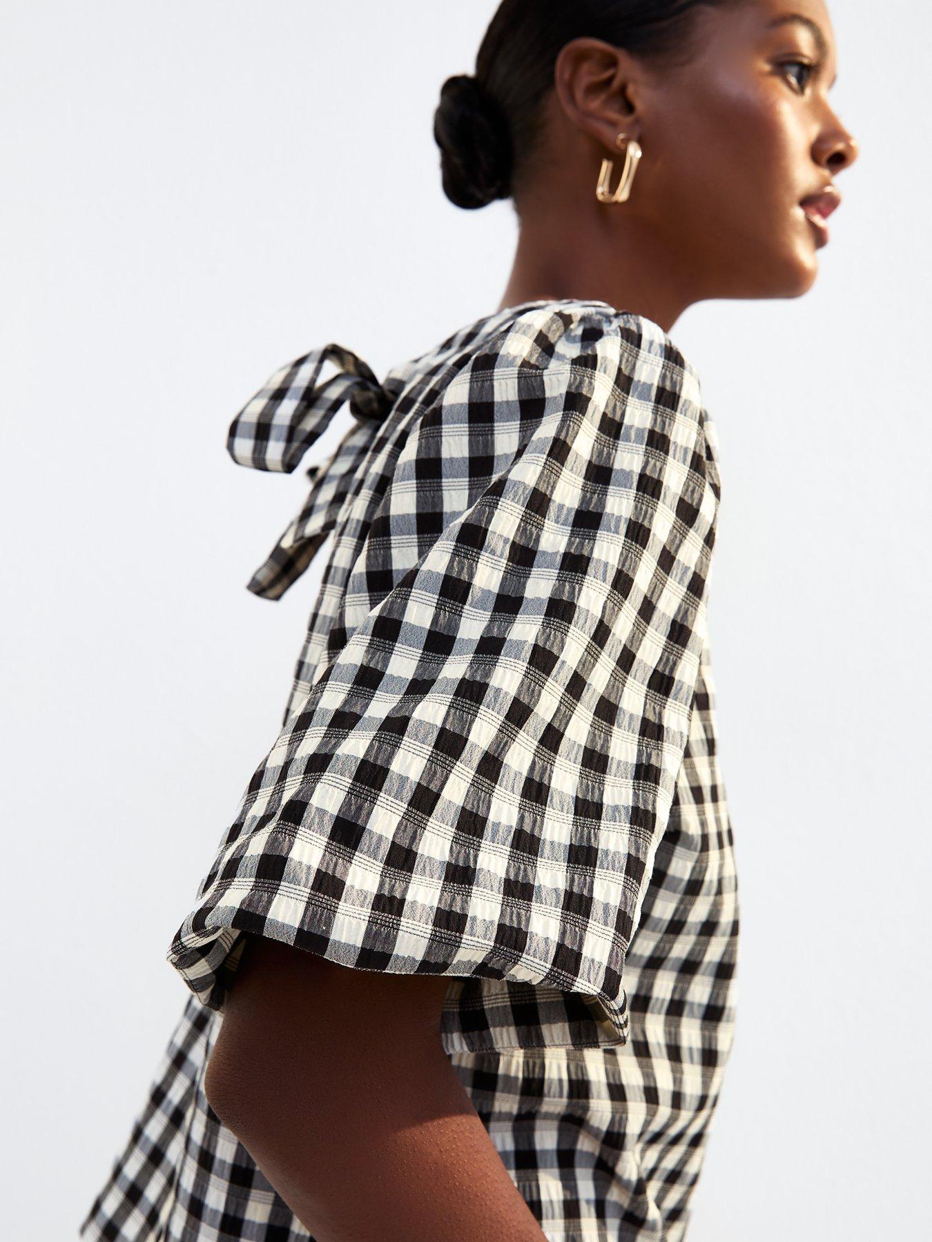 Image 5 of 5 of New Look Black Check Pattern Bow Back Puff Sleeve Top