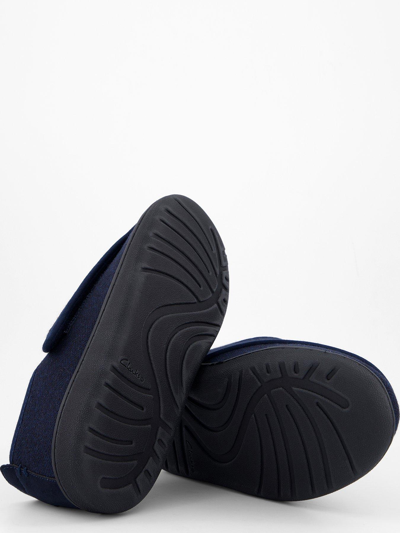 Image 4 of 7 of Clarks Clarks King Riptape Slippers-navy
