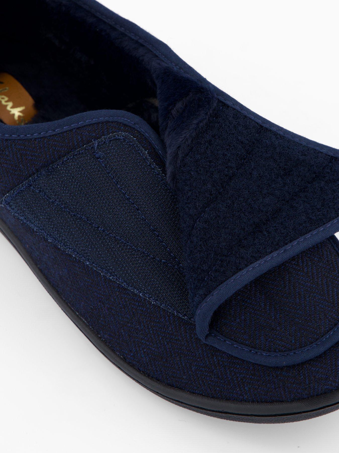 Image 5 of 7 of Clarks Clarks King Riptape Slippers-navy