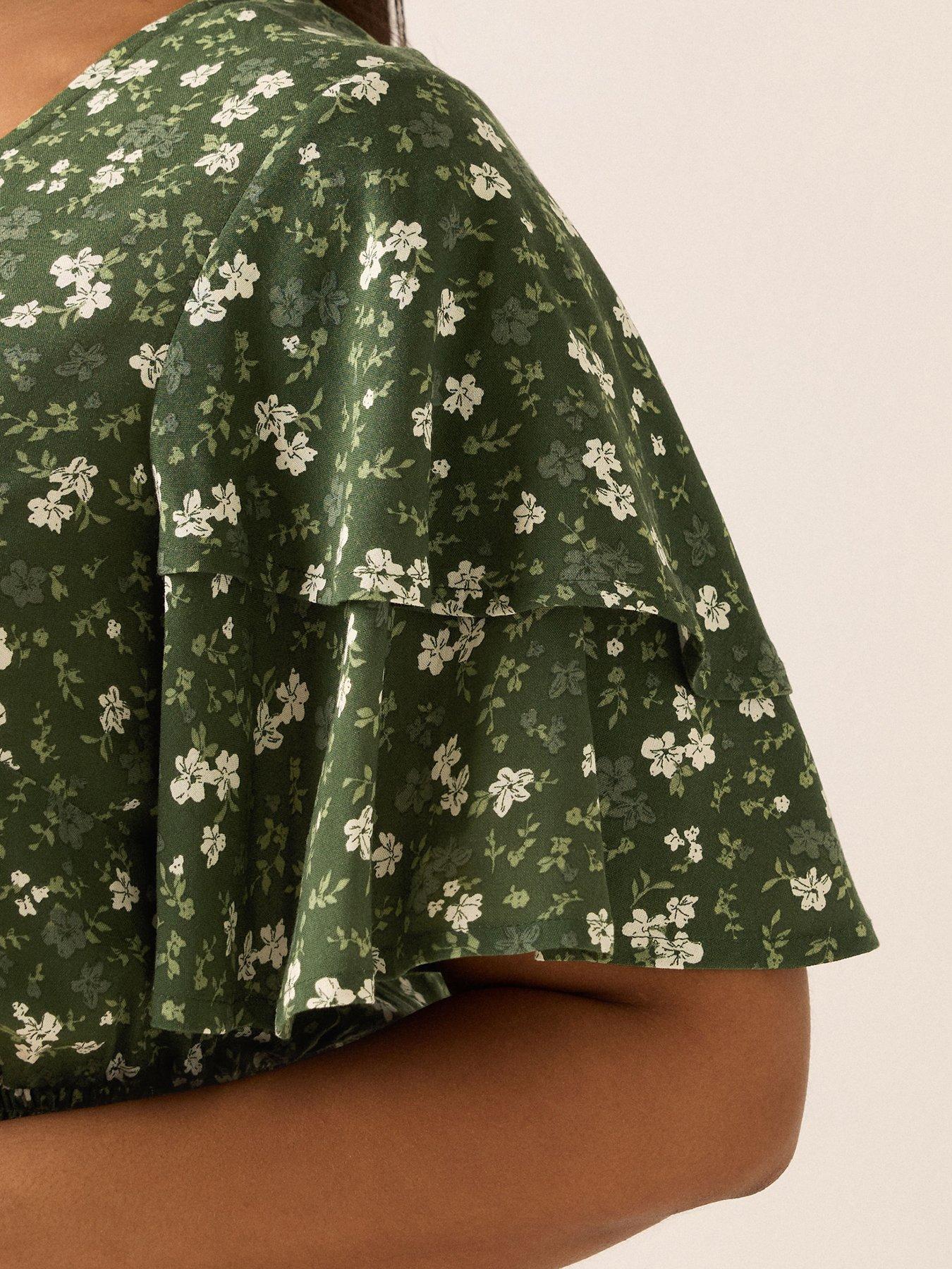 yours-curve-flutter-sleeve-top-greenoutfit