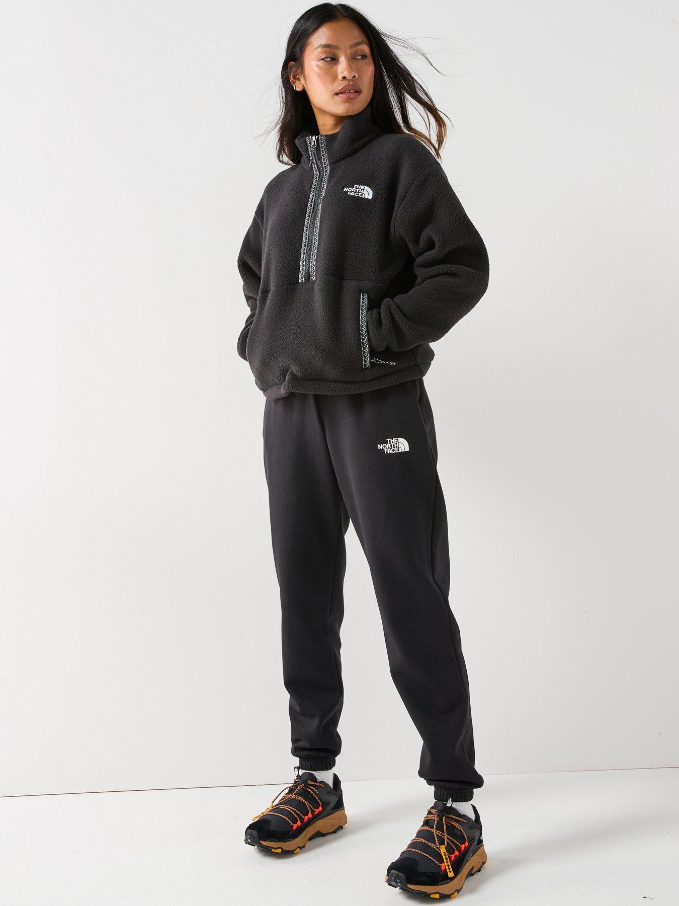 Image 3 of 4 of The North Face Women's Fleeski 1/4 Zip Pullover Fleece - Black
