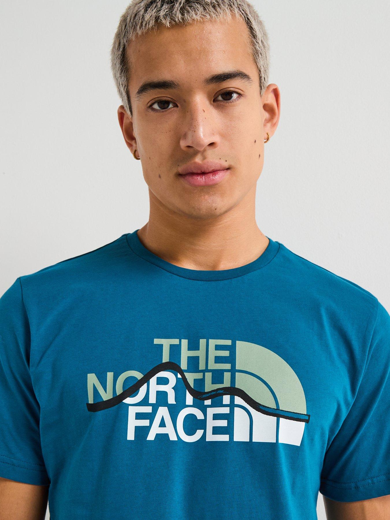 the-north-face-mens-mountain-line-t-shirt-blueoutfit