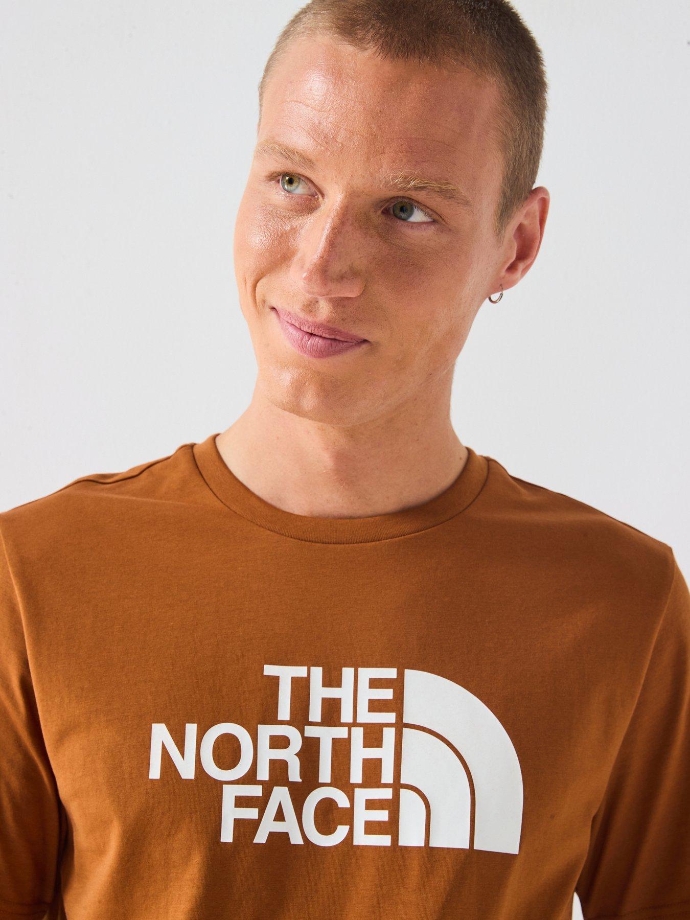 the-north-face-mens-ss-easy-tee-brownoutfit