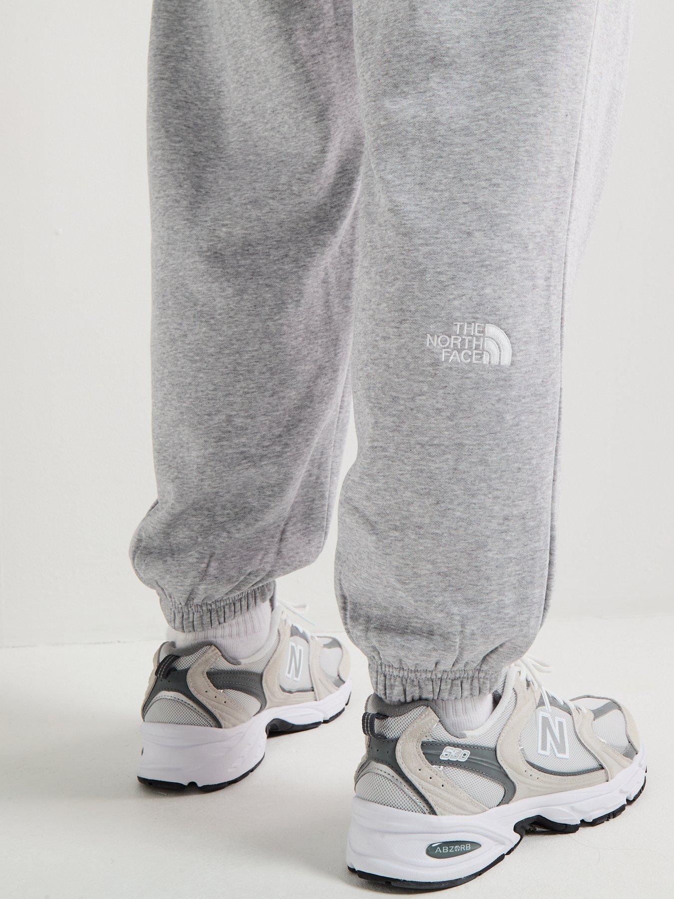the-north-face-mens-essential-relaxed-straight-joggers-light-greydetail