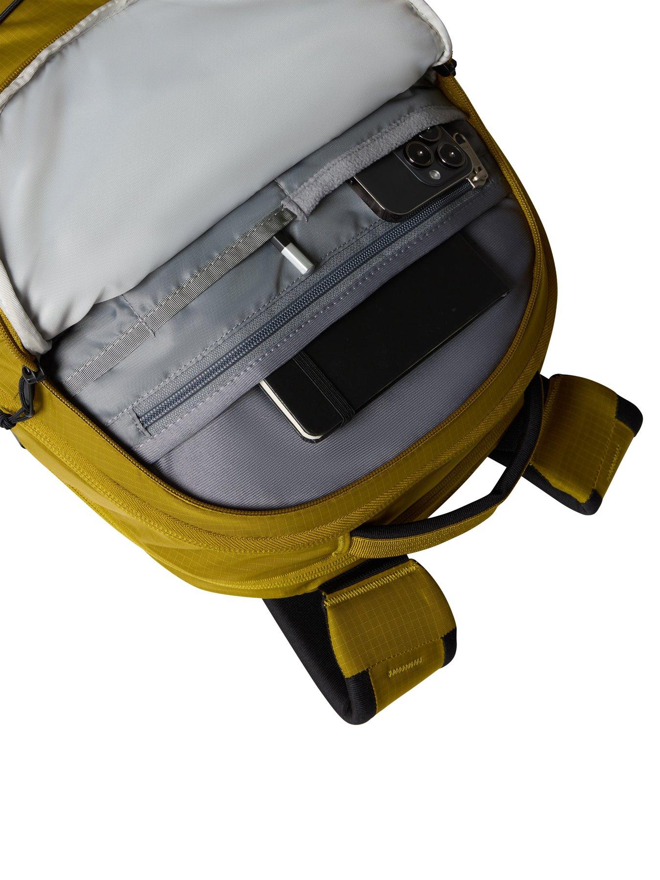 the-north-face-unisex-borealis-backpack-brownoutfit