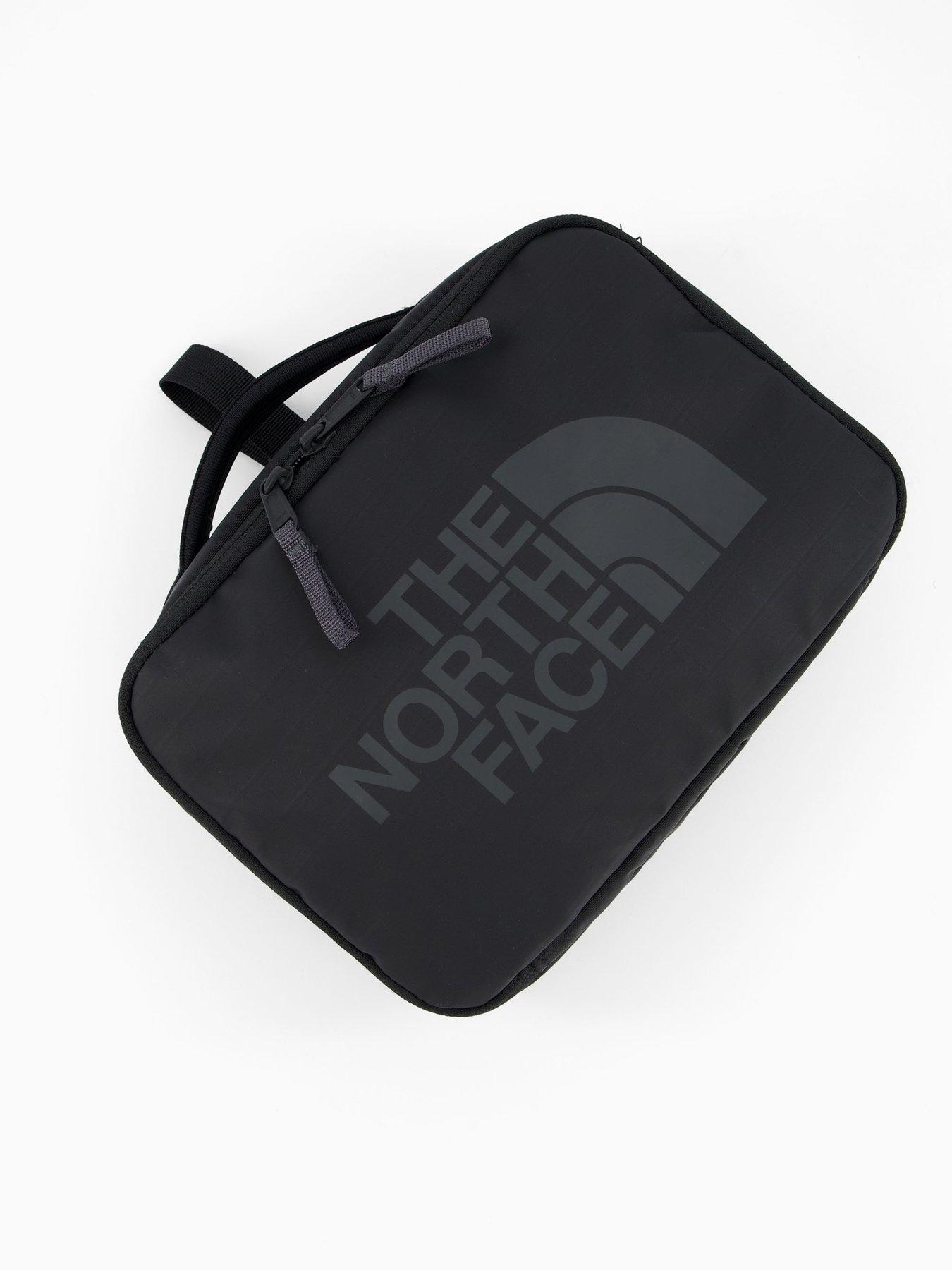 the-north-face-base-camp-voyager-toiletry-kit-blackback