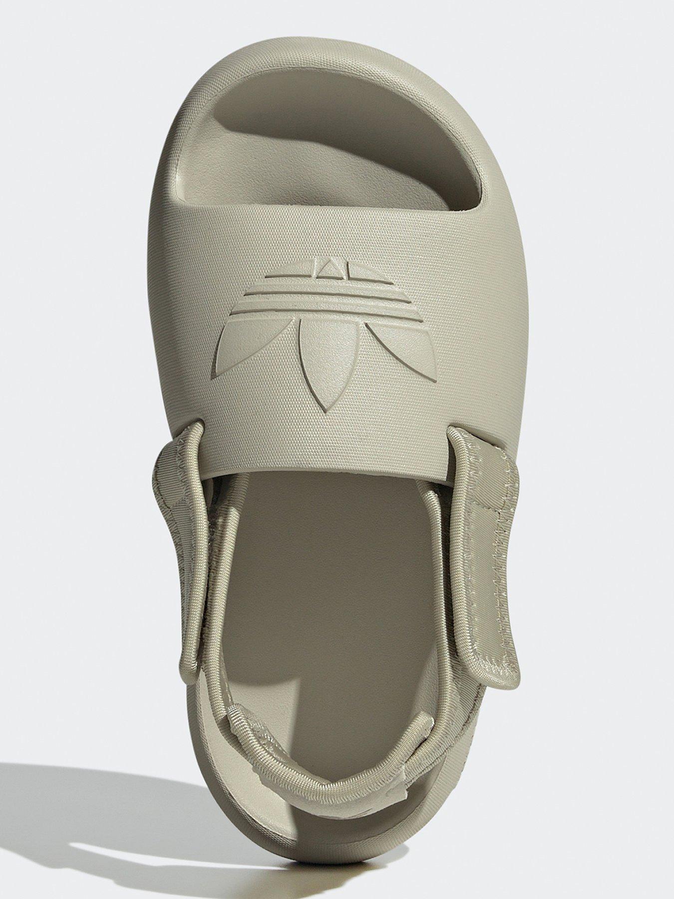 adidas-originals-kids-adilette-slides-beigeoutfit