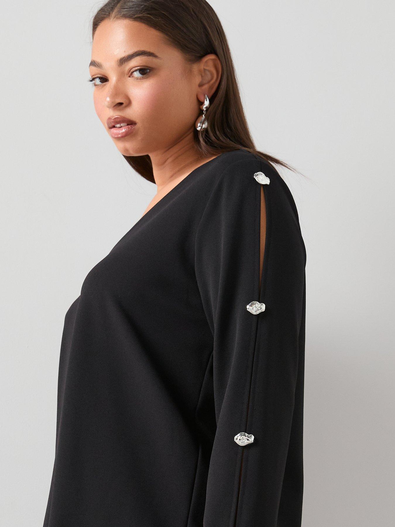 the-very-collection-curve-trim-detail-split-sleeve-top-blackdetail