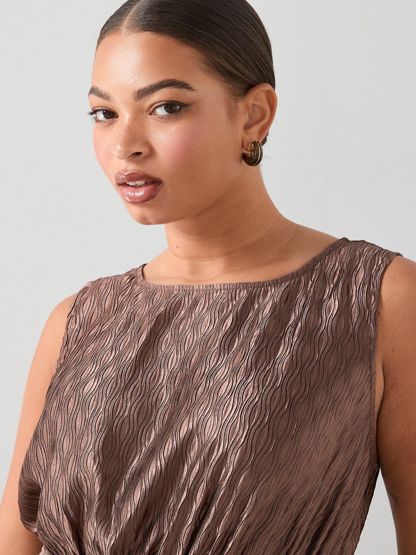 Image 4 of 7 of The Very Collection Curve Asymmetric Trim Tunic