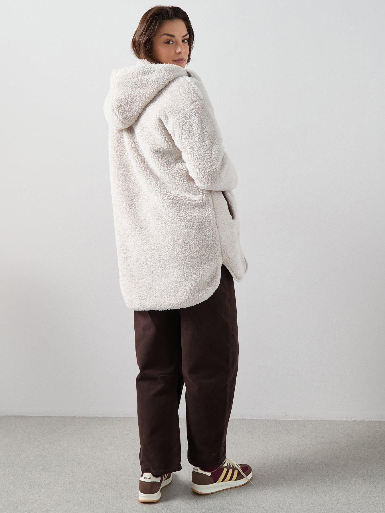 the-very-collection-curve-contrast-fleece-jacket-beigestillFront