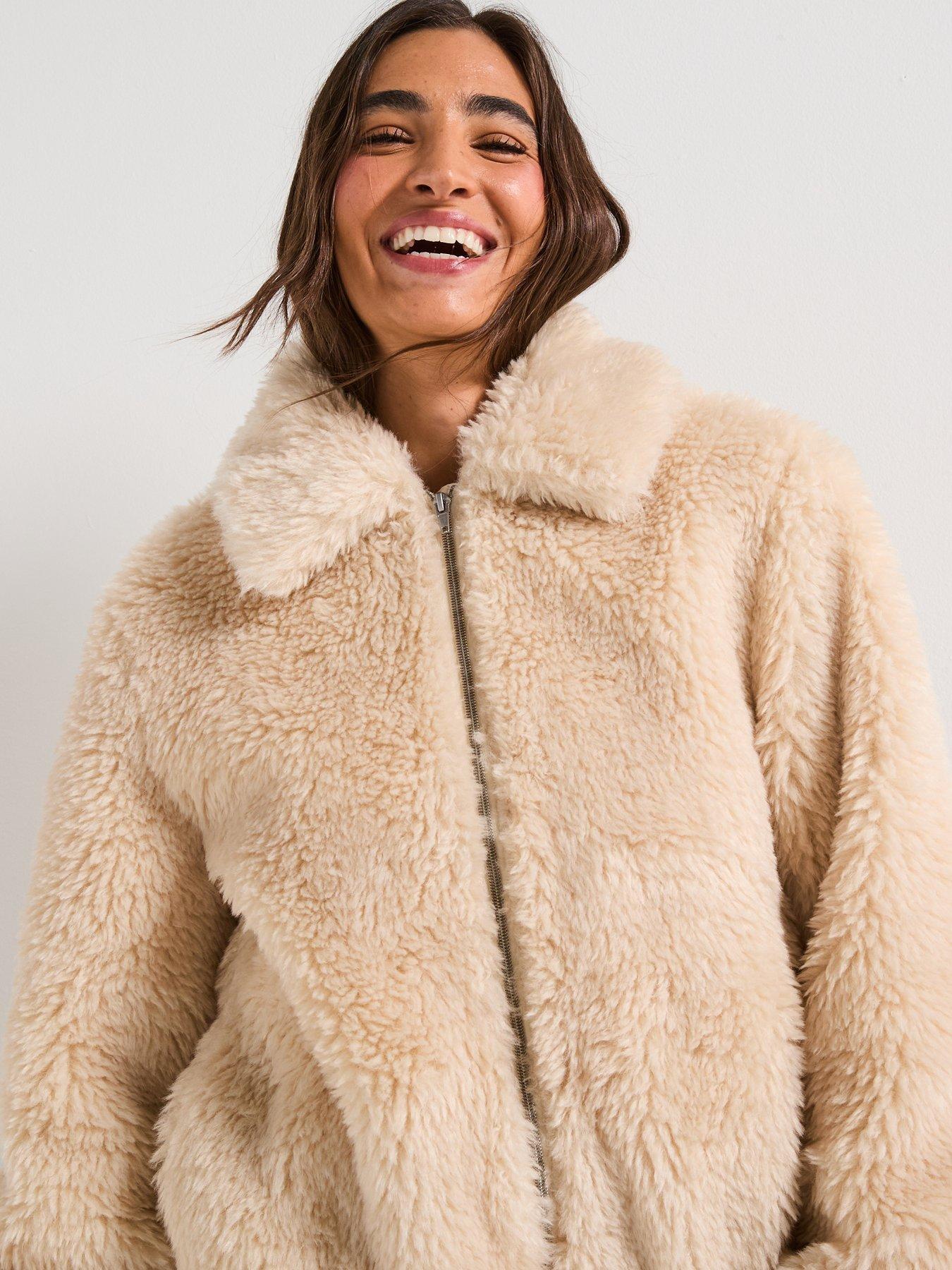 levis-elle-sherpa-jacket-white-swanoutfit