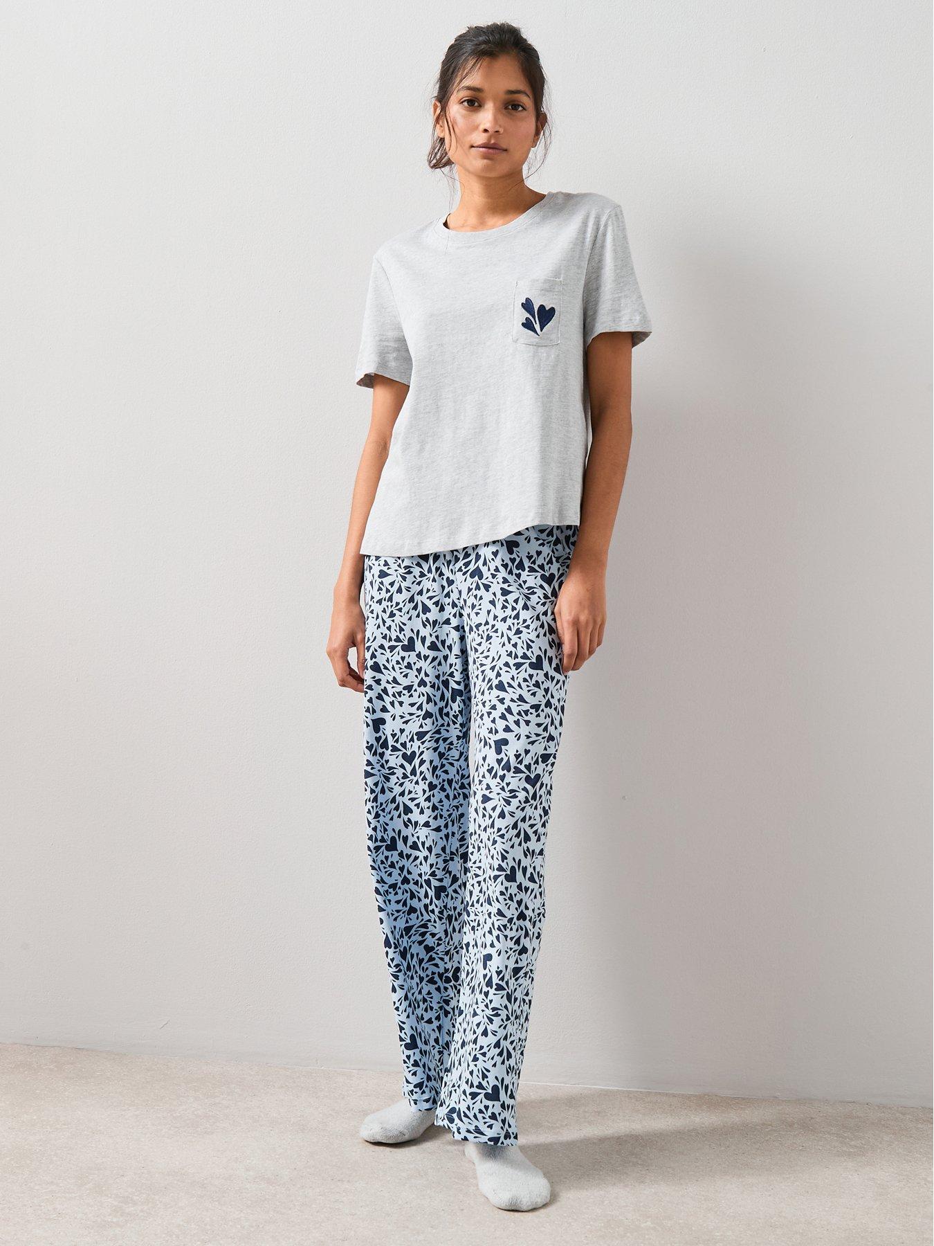 the-very-collection-short-sleeve-tshirt-and-heart-print-aop-wide-leg-bottom-pyjama-set-grey