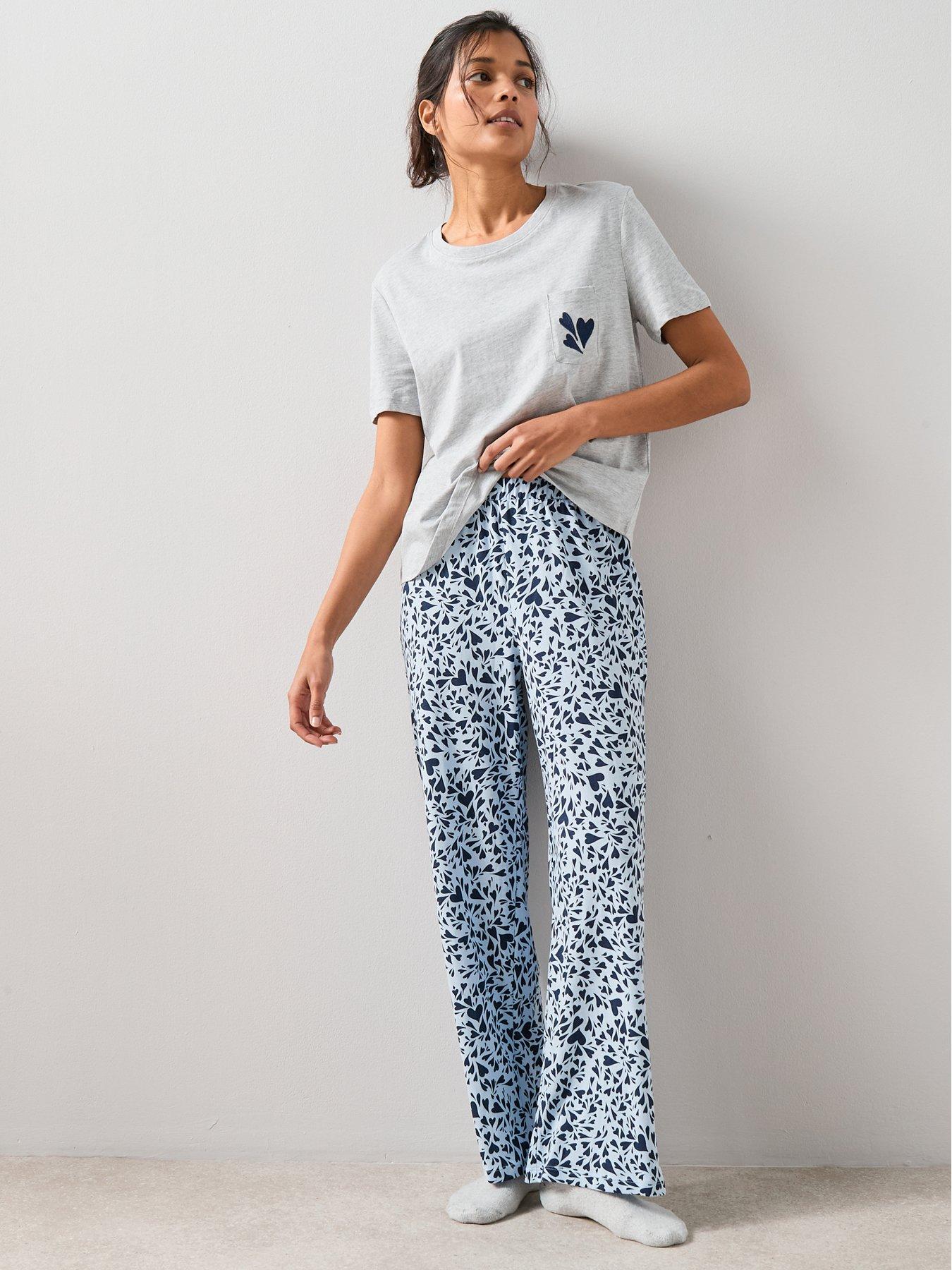 the-very-collection-short-sleeve-tshirt-and-heart-print-aop-wide-leg-bottom-pyjama-set-greyoutfit