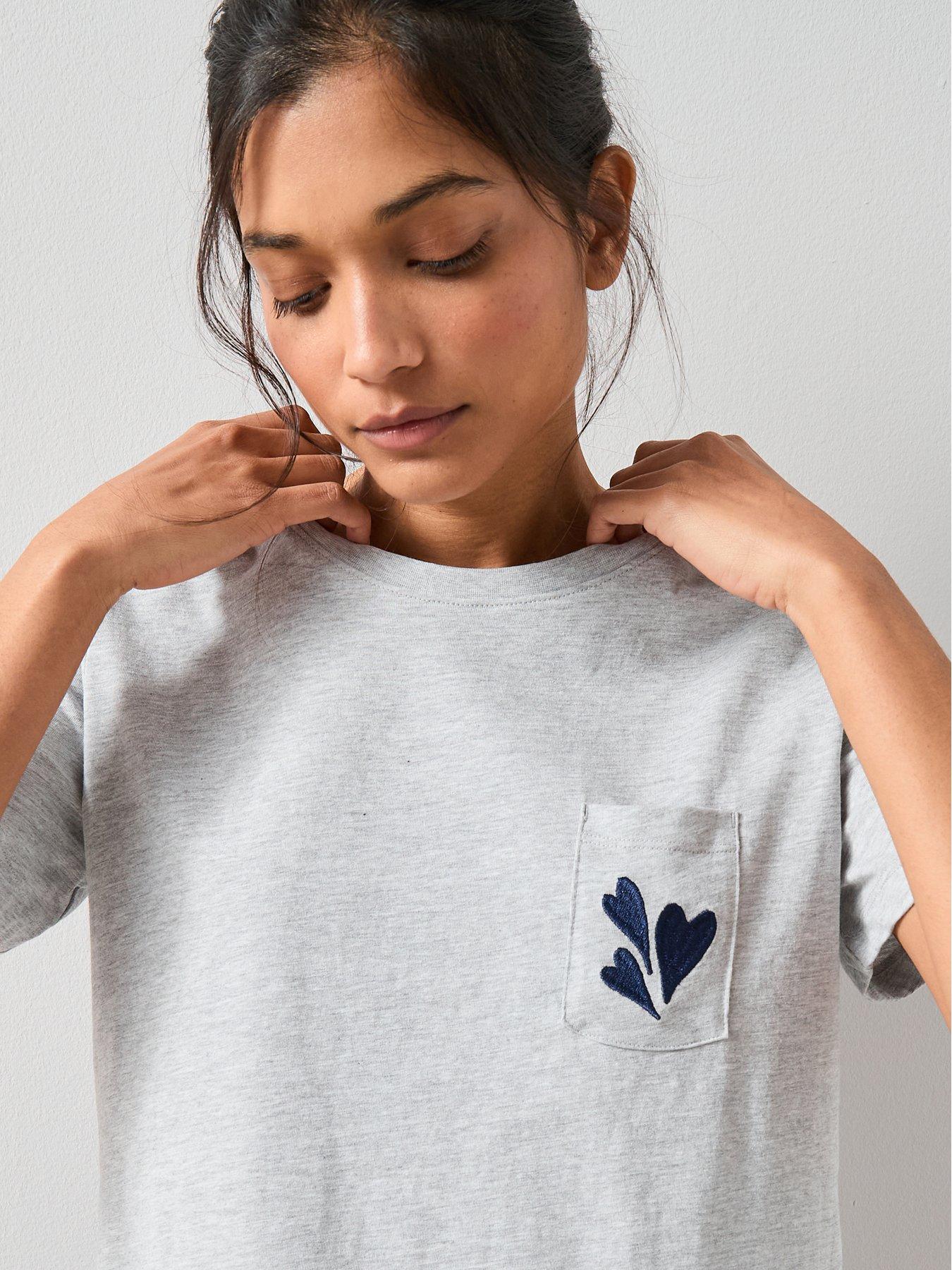 the-very-collection-short-sleeve-tshirt-and-heart-print-aop-wide-leg-bottom-pyjama-set-greydetail