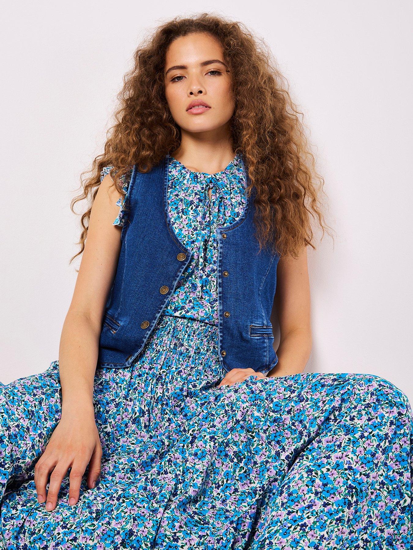 Image 5 of 5 of Apricot Ditsy Floral Tiered Maxi Skirt - Cream