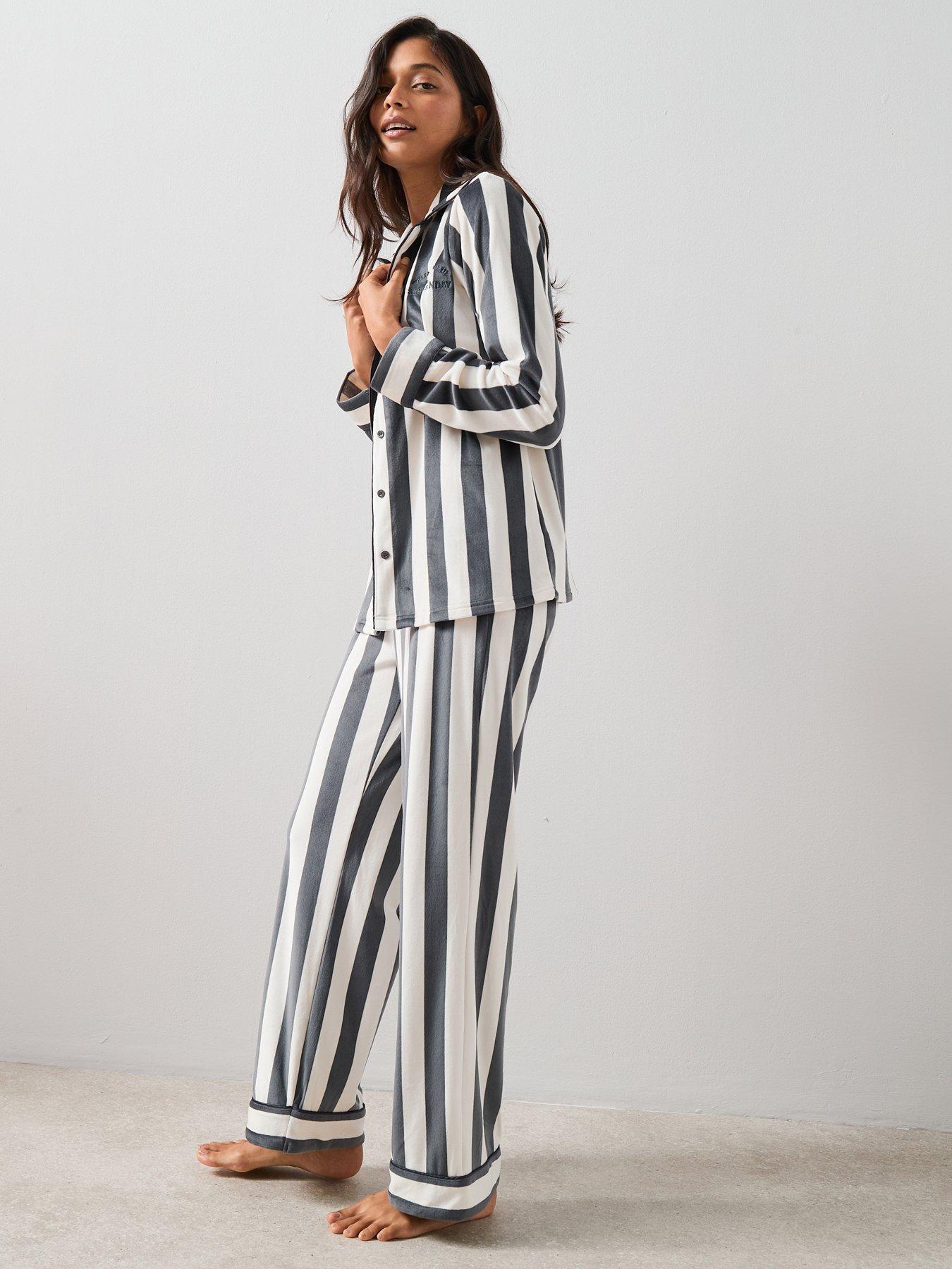 the-very-collection-stripe-fleece-revere-pyjama-set-greyback