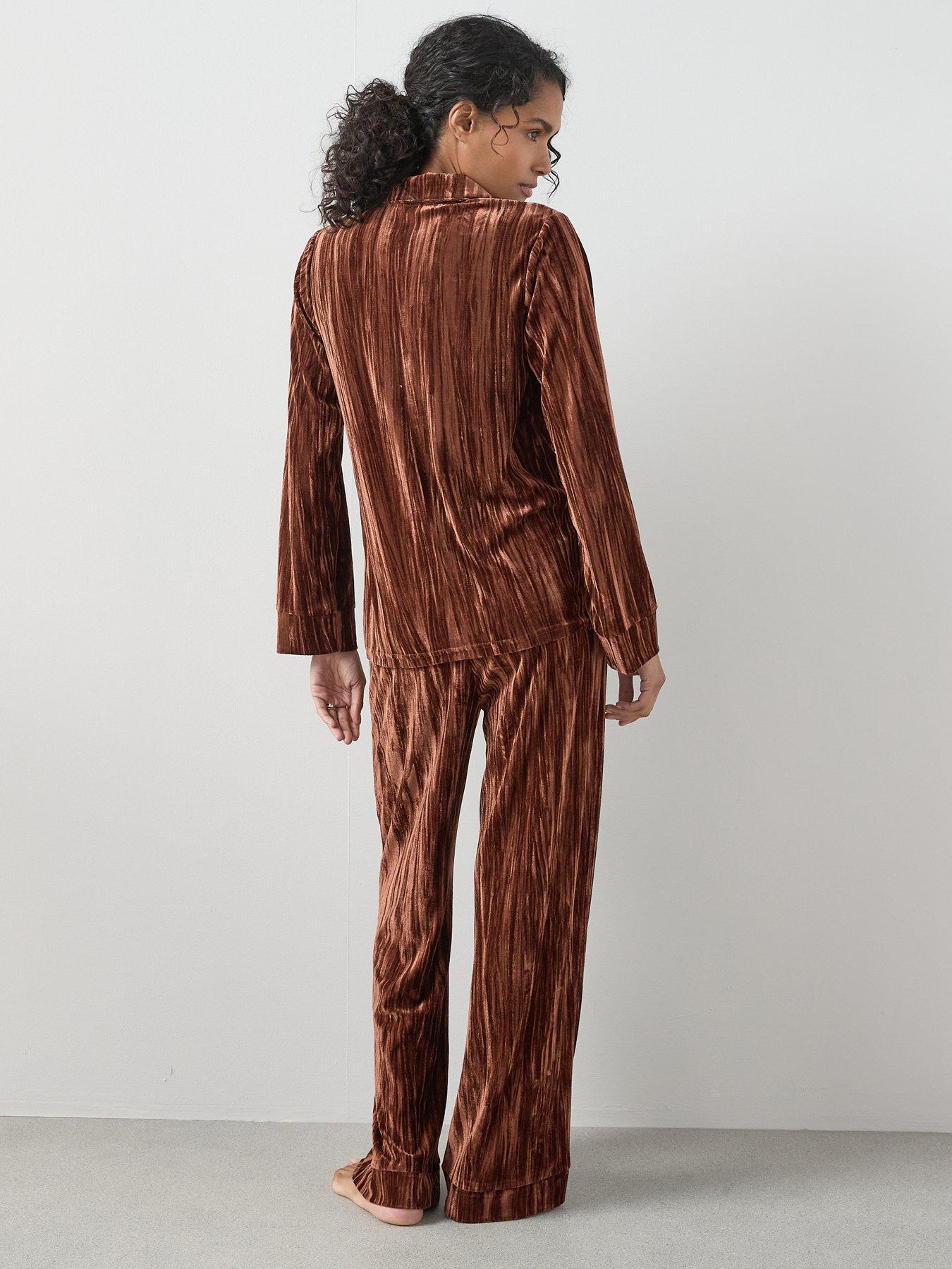 the-very-collection-crushed-velvet-revere-pj-set-brownstillFront