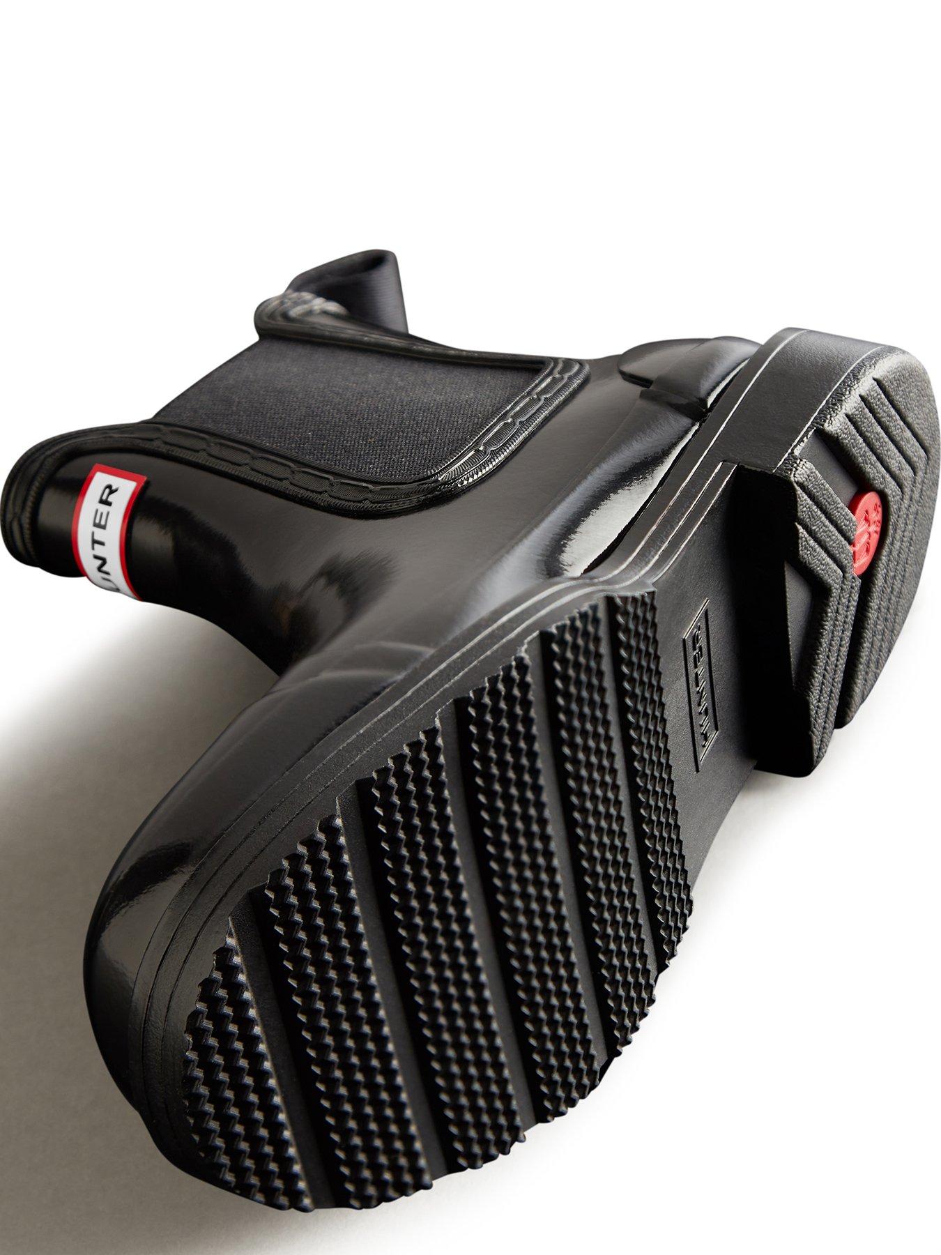 hunter-chelsea-commando-gloss-wellington-boot--blackoutfit