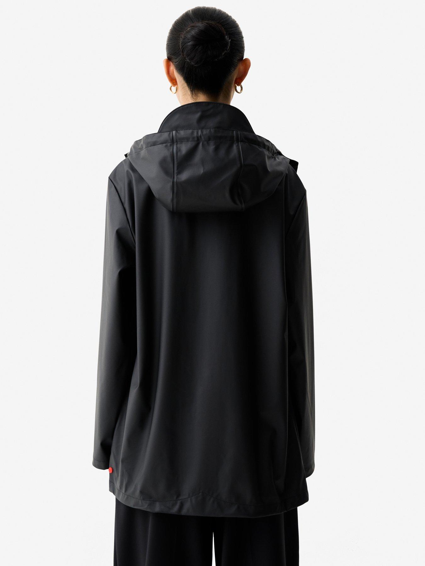 hunter-jopu-raincoat-blackstillFront
