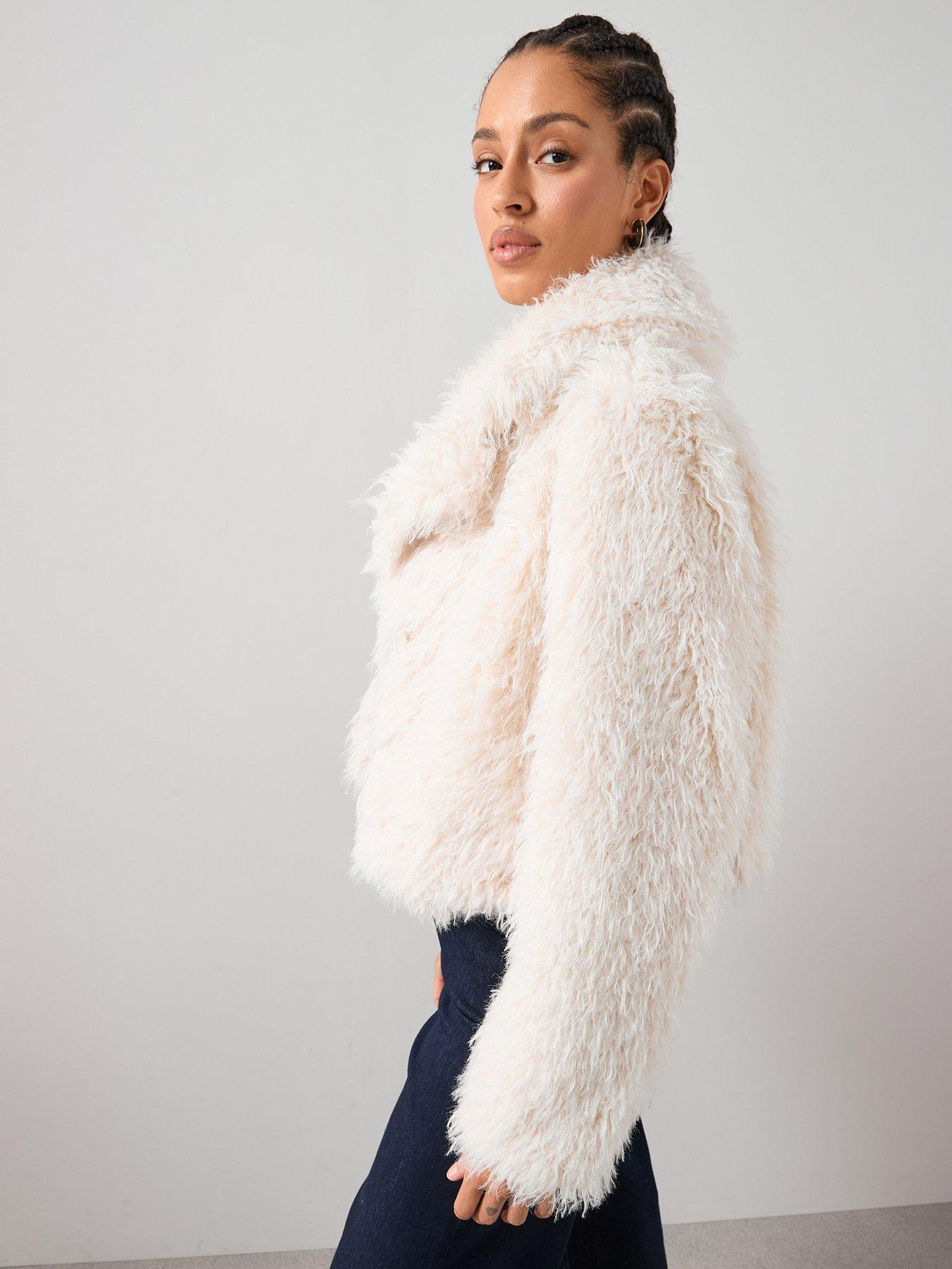 the-very-collection-short-mongolian-faux-fur-coat-creamdetail