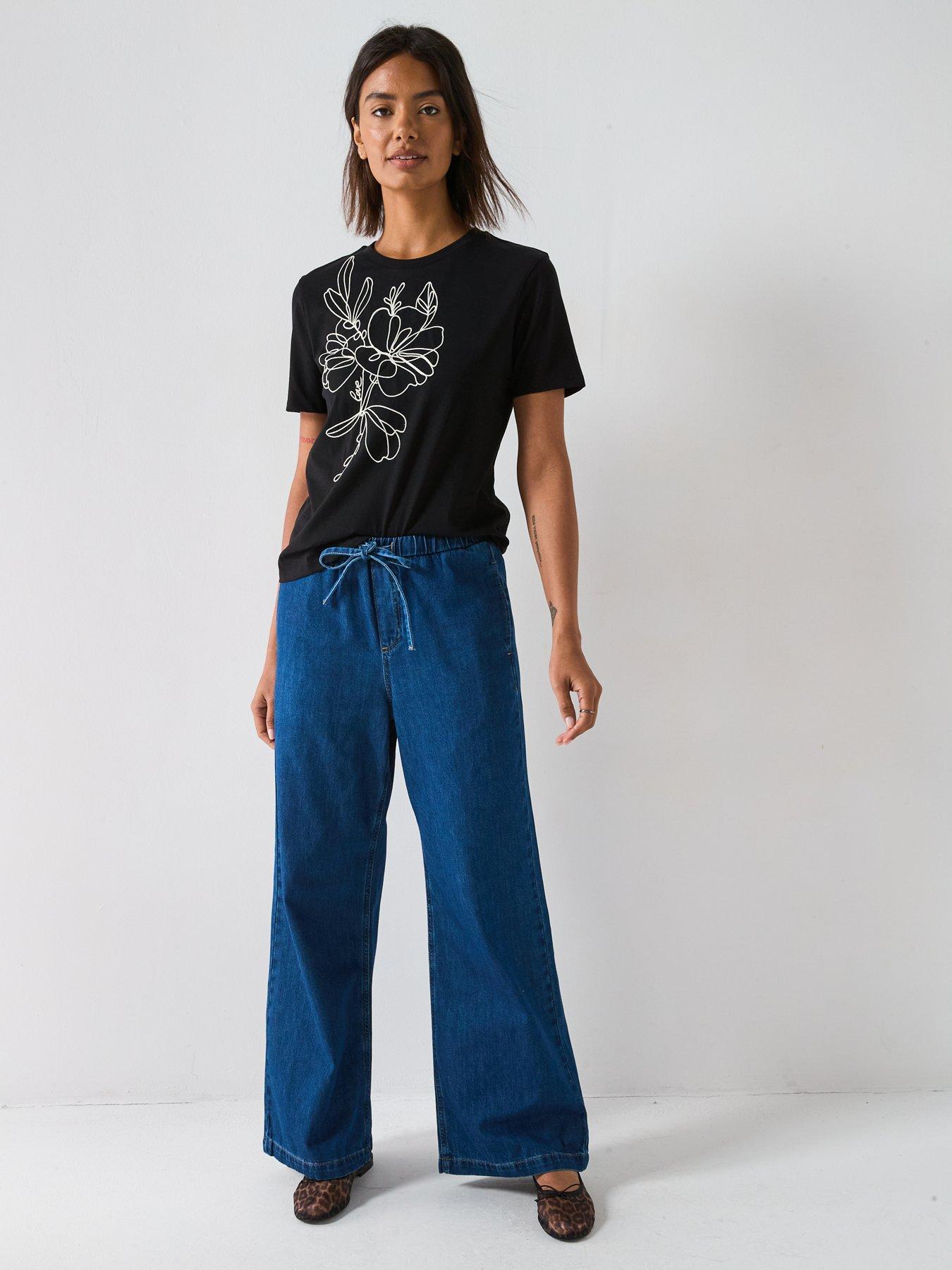 v-by-very-floral-t-shirt-blackoutfit