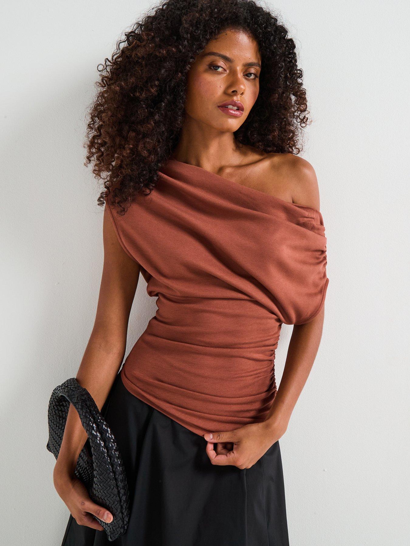 v-by-very-off-shoulder-ruched-asymmetric-top-brown
