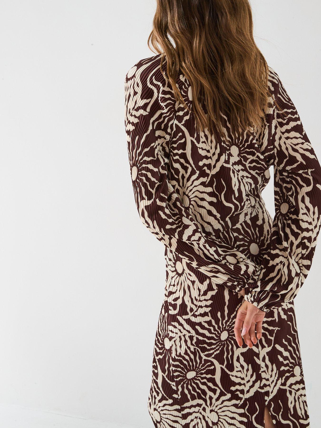 v-by-very-plisse-bubble-hem-top-co-ord-printstillFront