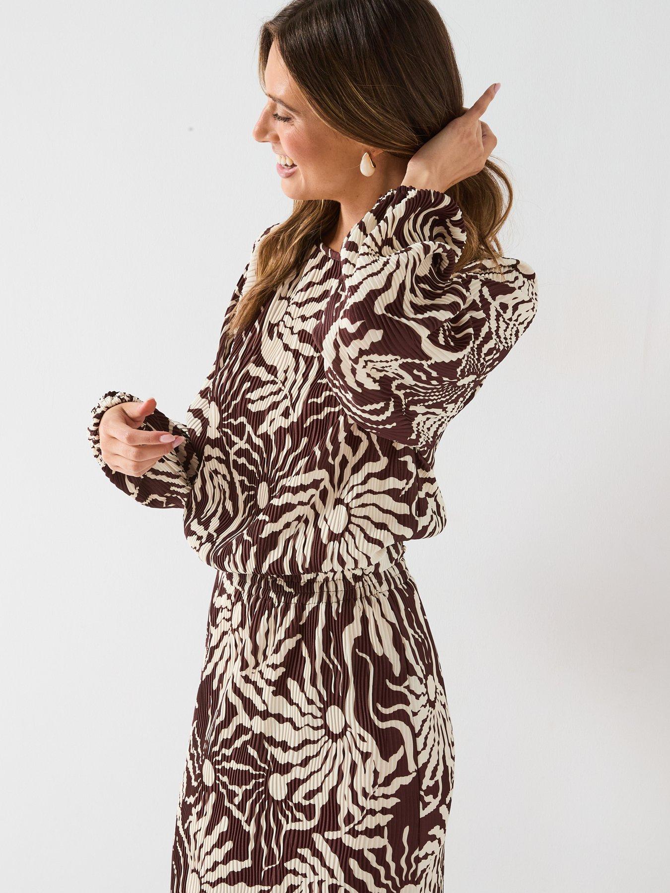 v-by-very-plisse-bubble-hem-top-co-ord-printoutfit