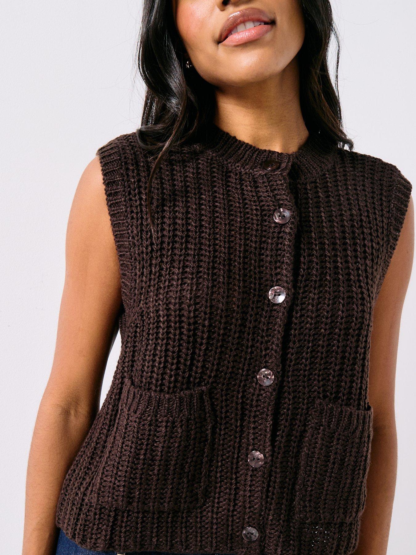 jdy-mabel-o-neck-sleeveless-button-knit-vest-brownoutfit