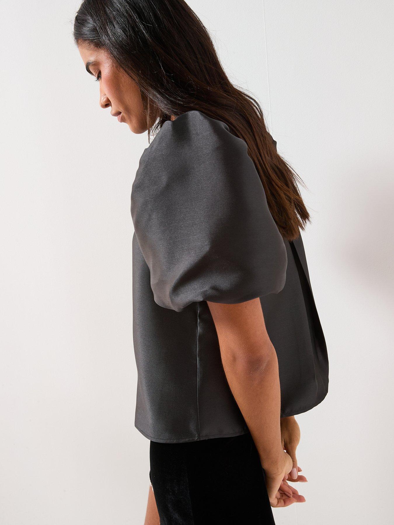 only-manny-24-heavy-satin-top-blackoutfit