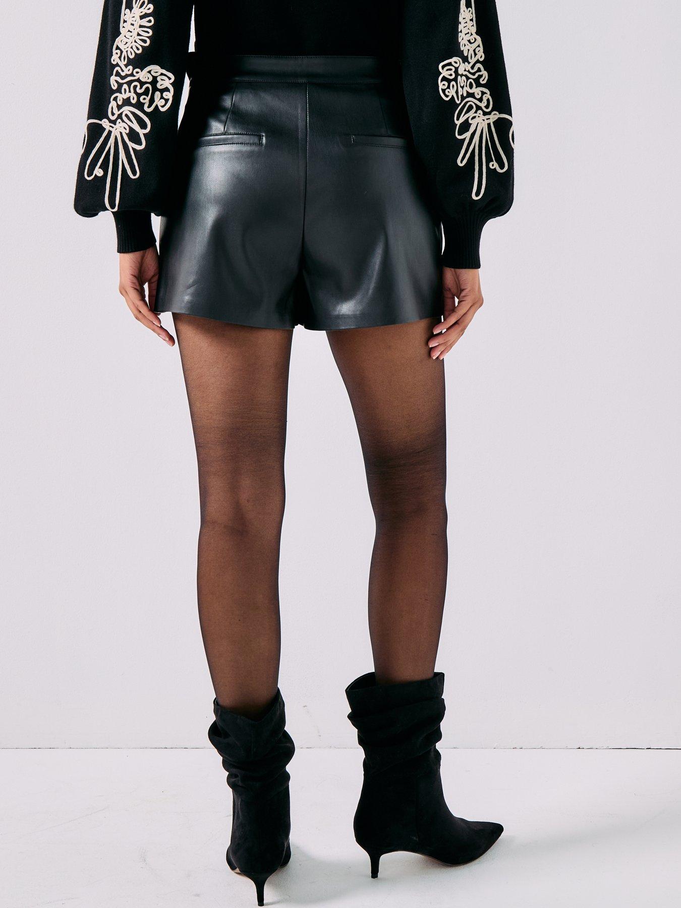 only-faux-leather-shorts-blackstillFront