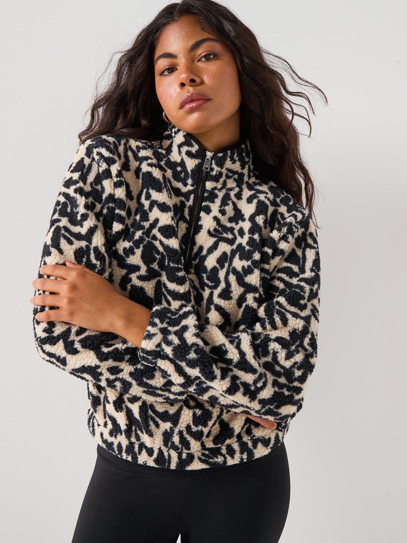 only-animal-print-quarter-zip-fleece-top-beigeoutfit
