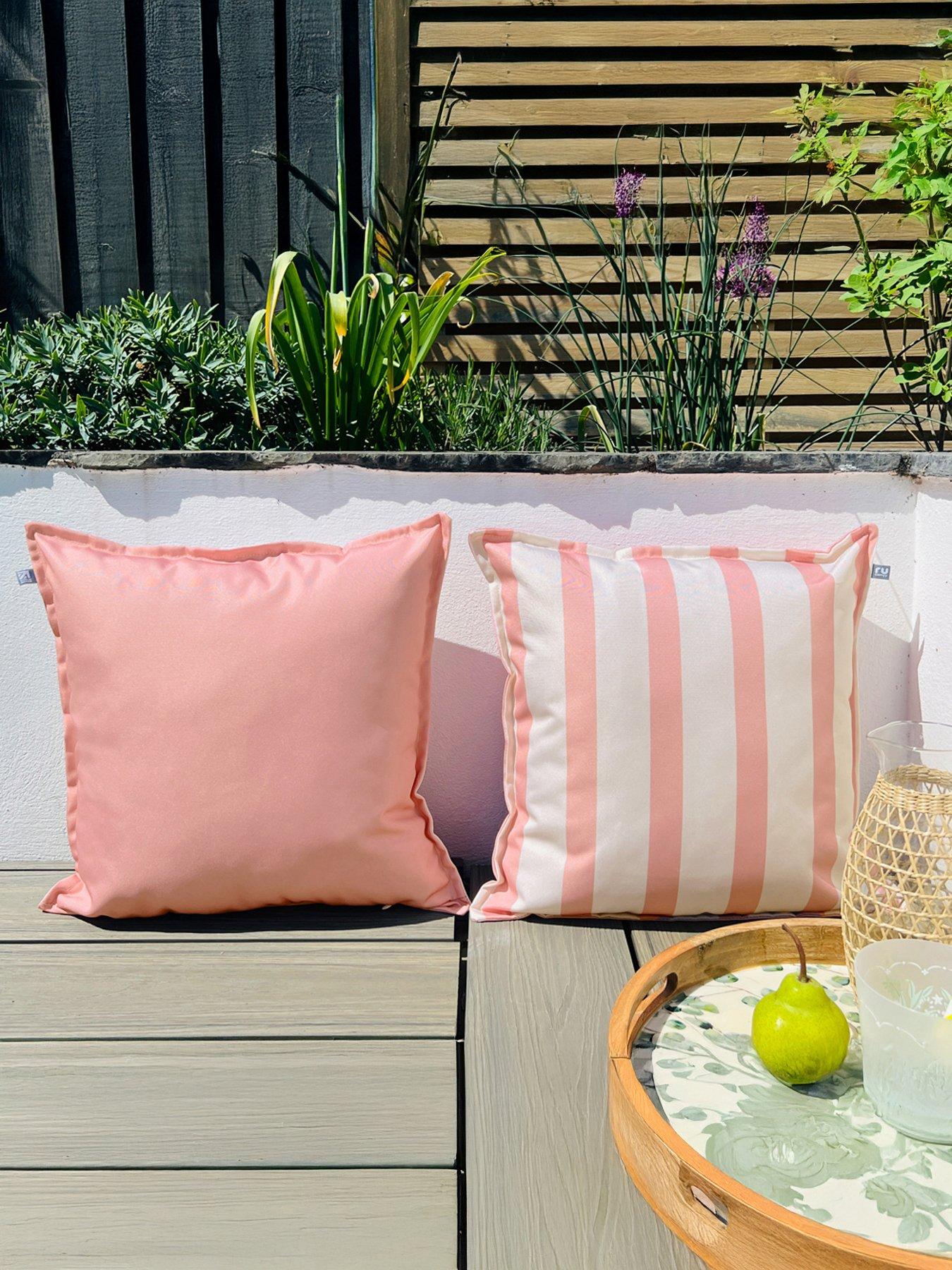 rucomfy-indooroutdoor-striped-cushion
