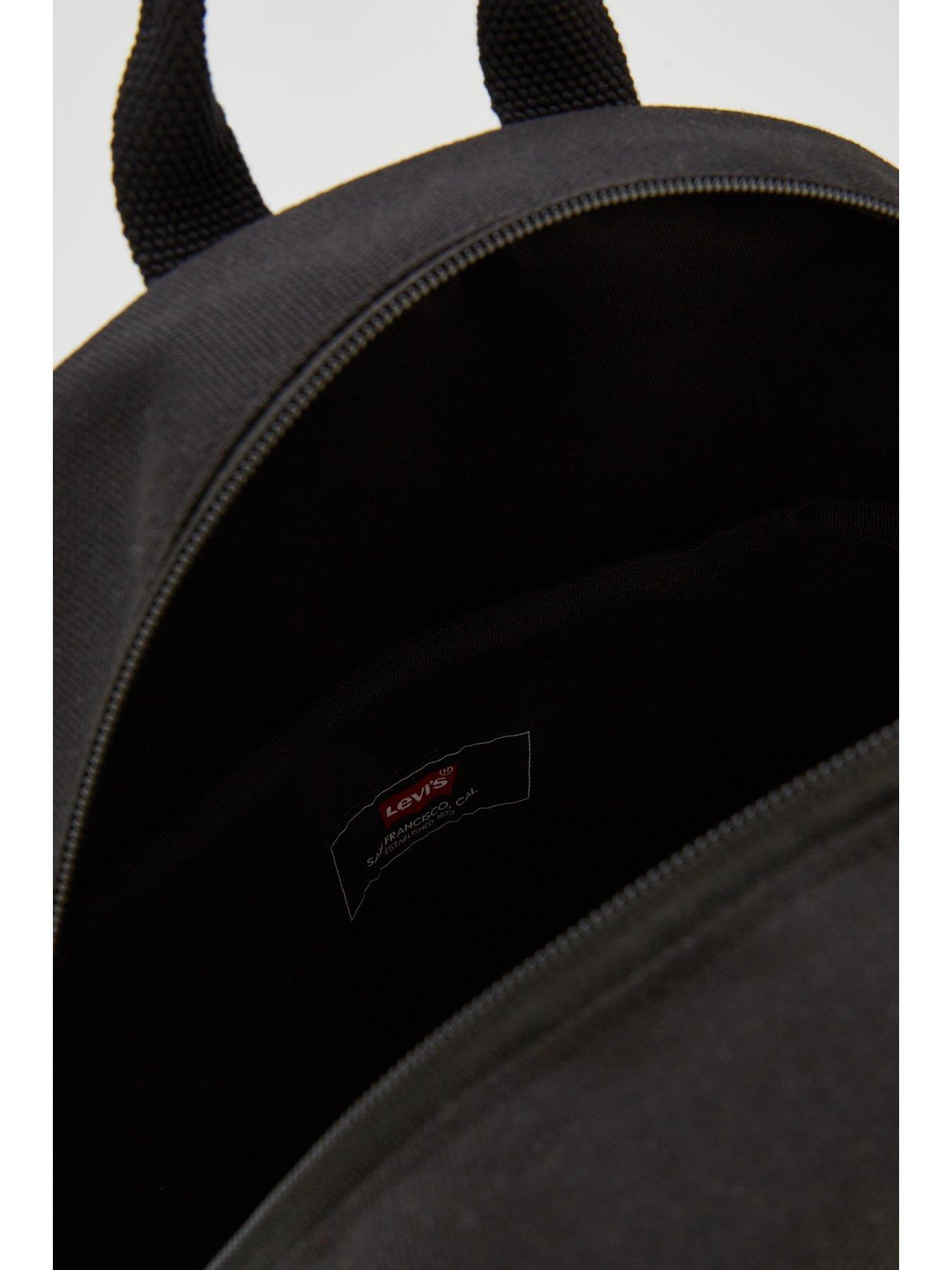 levis-mission-bay-pocket-backpack-blackdetail