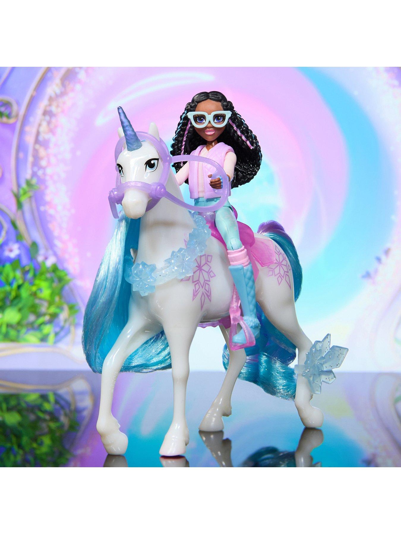 unicorn-academy-small-doll-layla-amp-glacierdetail